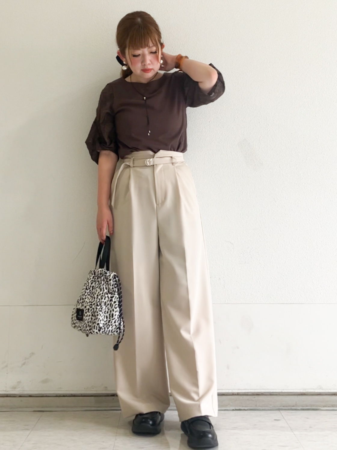 MIPPOさんの「index｜【S‐LLサイズ】花柄ジャカードスリーブトップス《接触冷感／UVケア／洗濯機OK》」を使ったコーディネート