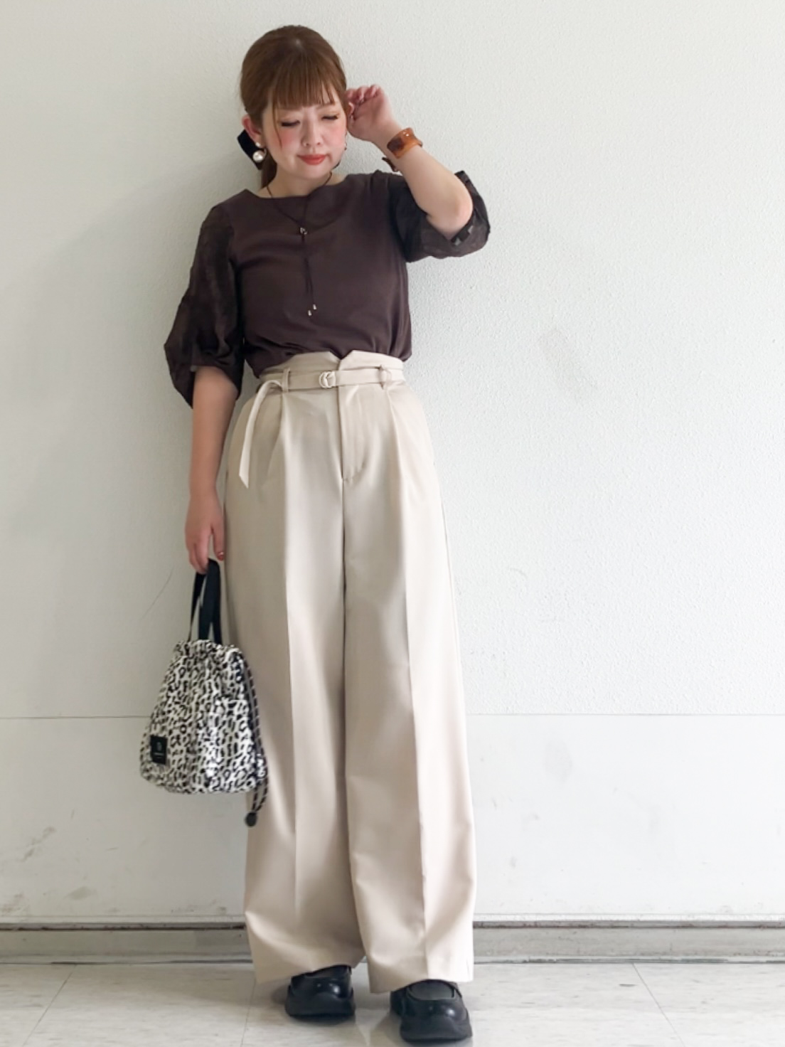 MIPPOさんの「index｜【S‐LLサイズ】花柄ジャカードスリーブトップス《接触冷感／UVケア／洗濯機OK》」を使ったコーディネート