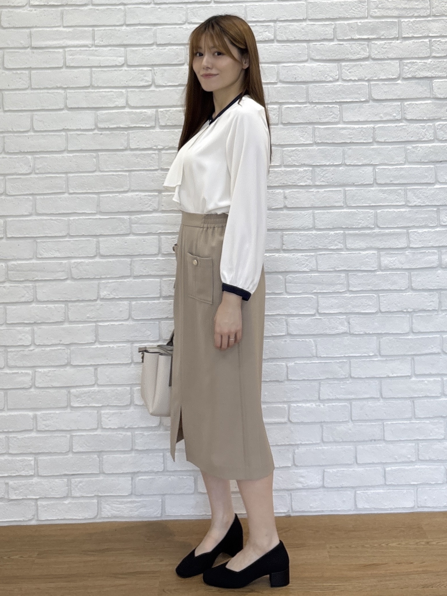 sayaさんの「SHOO･LA･RUE｜【通勤/UV//S-LL】大人の上品スタイルに ボウタイ風ブラウス」を使ったコーディネート