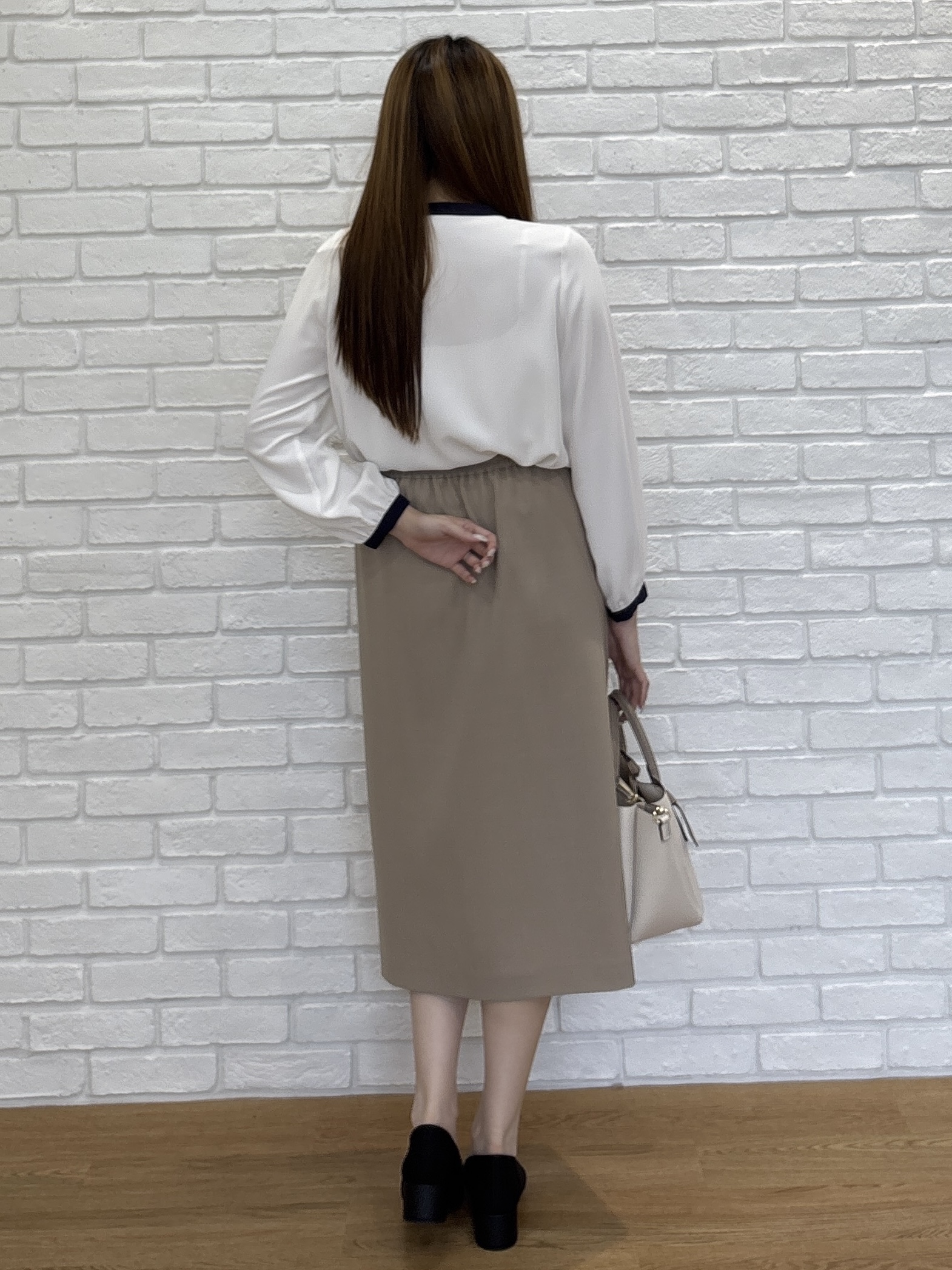sayaさんの「SHOO･LA･RUE｜【通勤/UV//S-LL】大人の上品スタイルに ボウタイ風ブラウス」を使ったコーディネート
