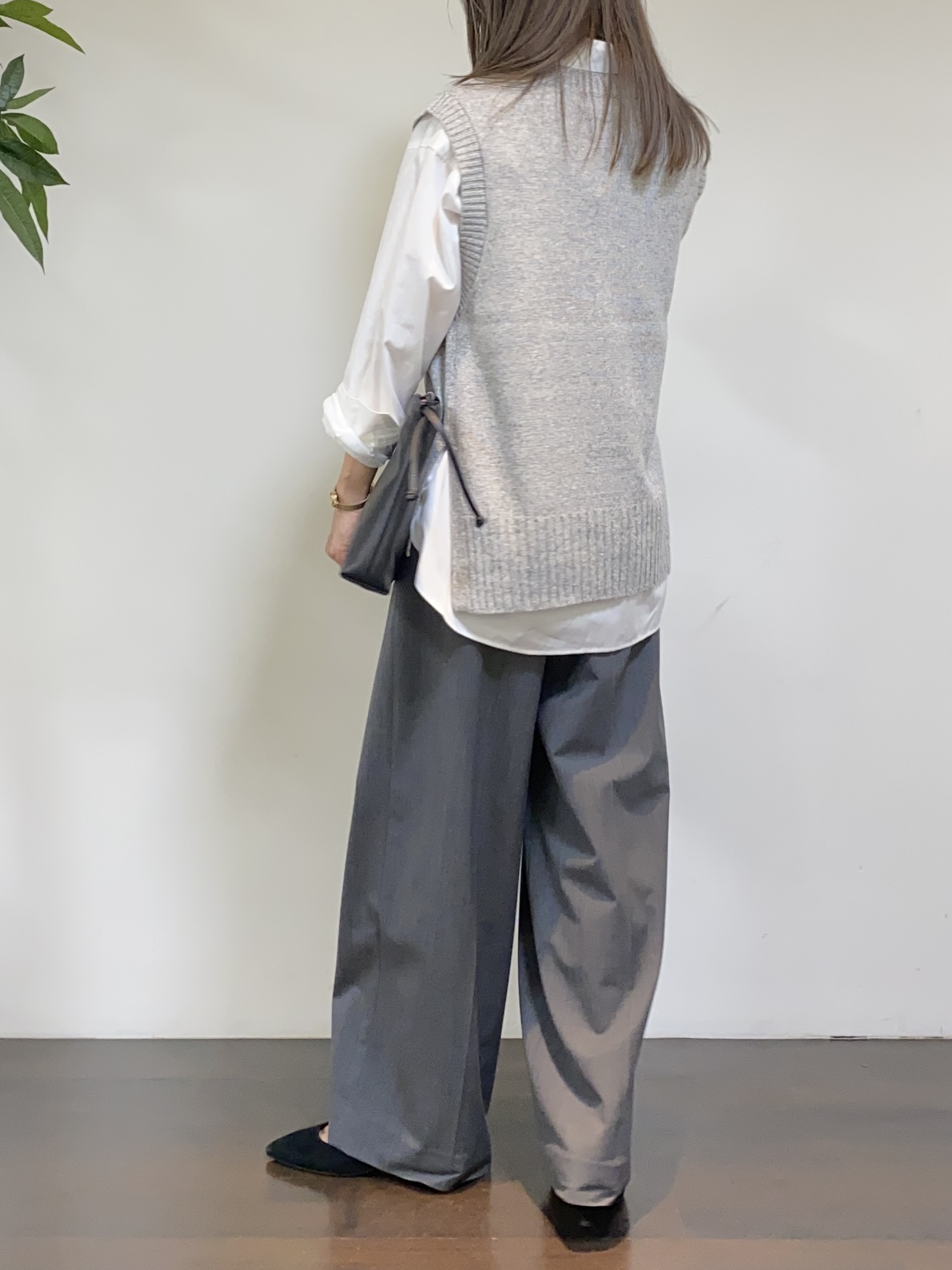 tomoさんの「UNTITLED｜【6色展開/コットン100】カラーベーシックシャツ」を使ったコーディネート