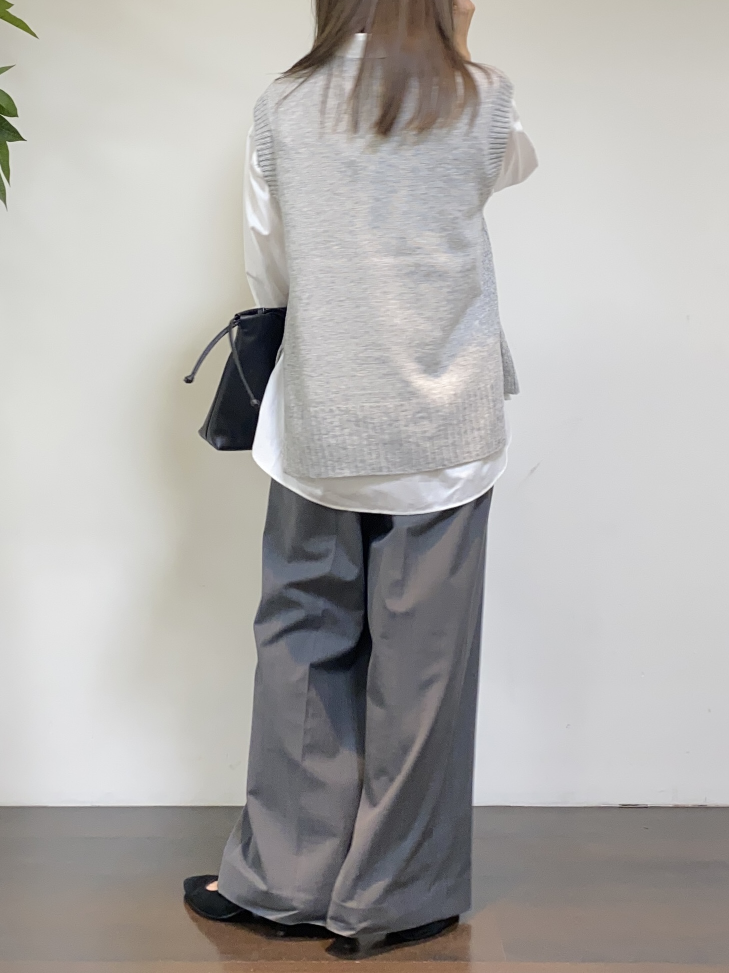 tomoさんの「UNTITLED｜【6色展開/コットン100】カラーベーシックシャツ」を使ったコーディネート