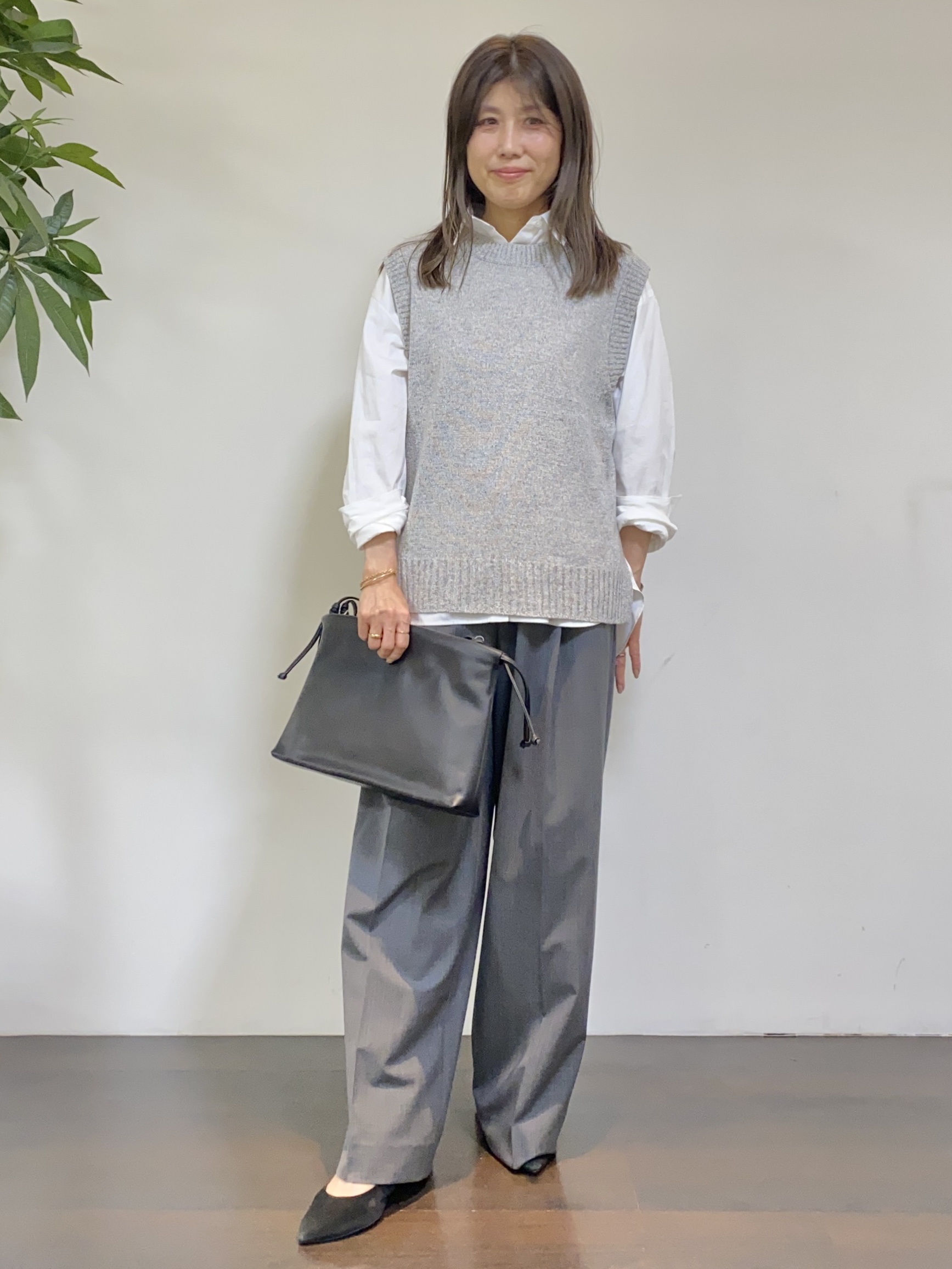 tomoさんの「UNTITLED｜【6色展開/コットン100】カラーベーシックシャツ」を使ったコーディネート