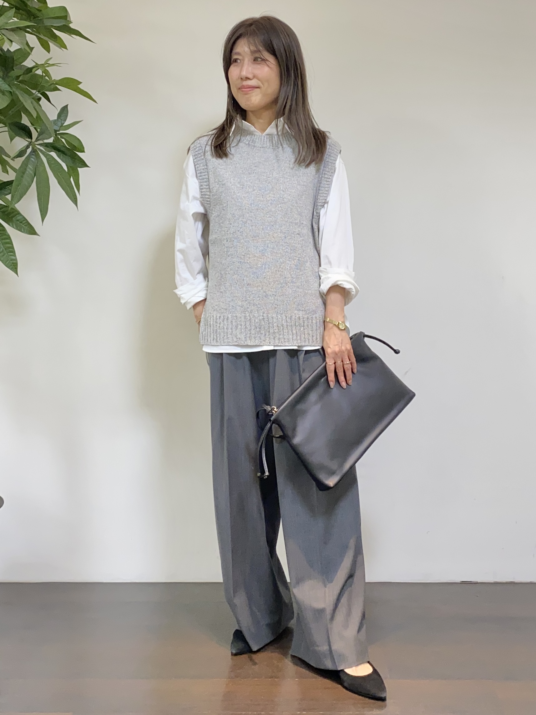 tomoさんの「UNTITLED｜【6色展開/コットン100】カラーベーシックシャツ」を使ったコーディネート