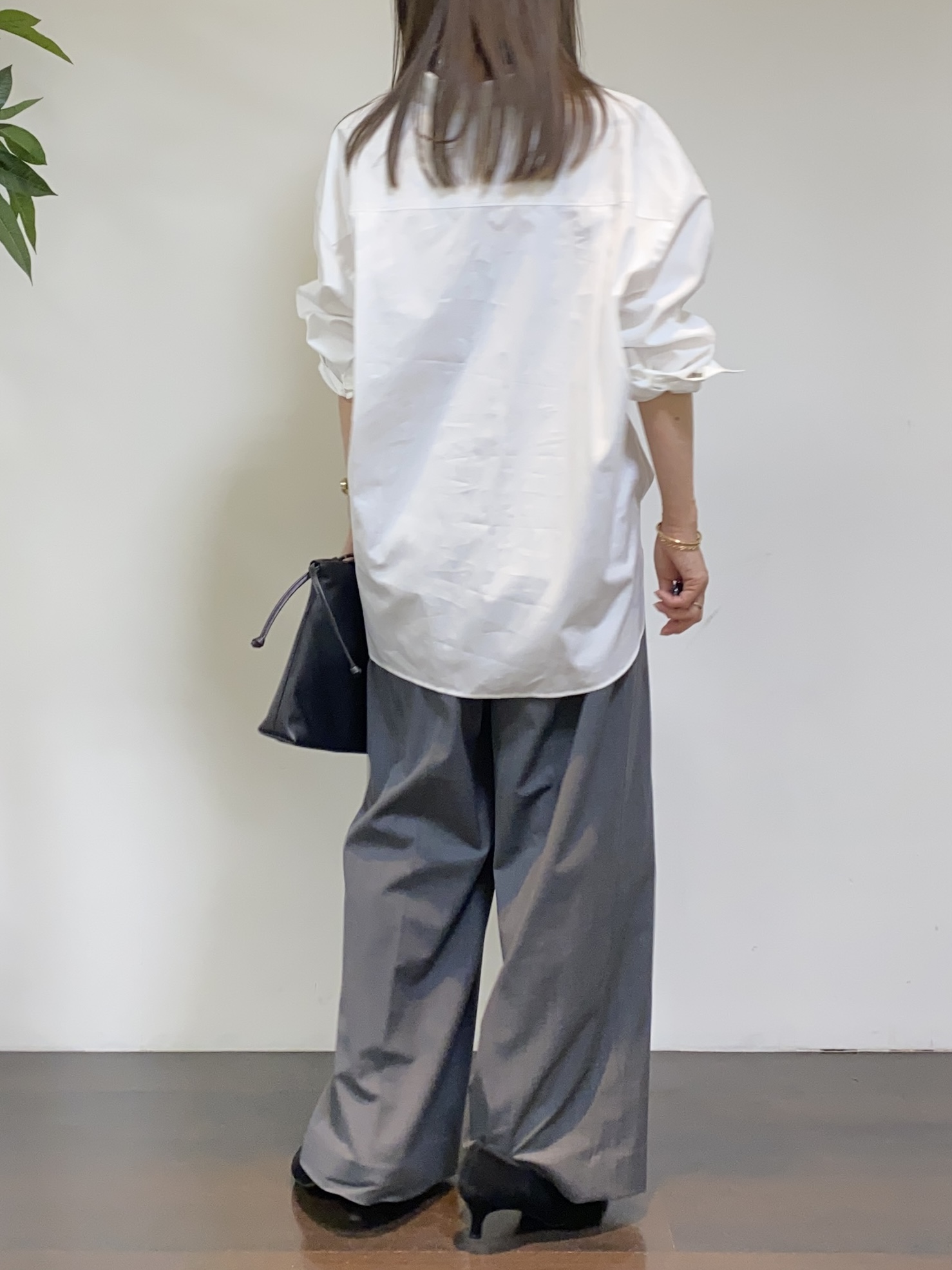 tomoさんの「UNTITLED｜【6色展開/コットン100】カラーベーシックシャツ」を使ったコーディネート