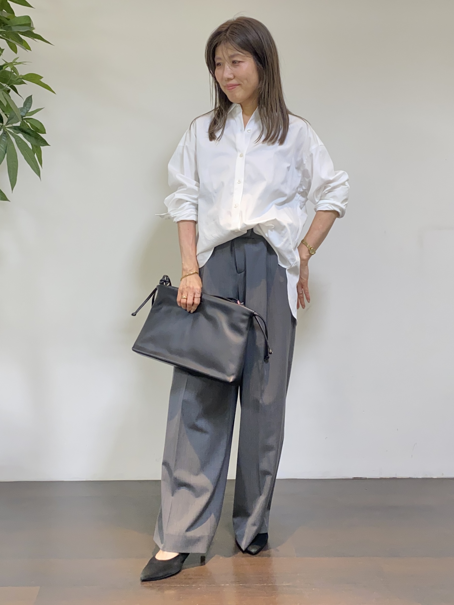 tomoさんの「UNTITLED｜【6色展開/コットン100】カラーベーシックシャツ」を使ったコーディネート