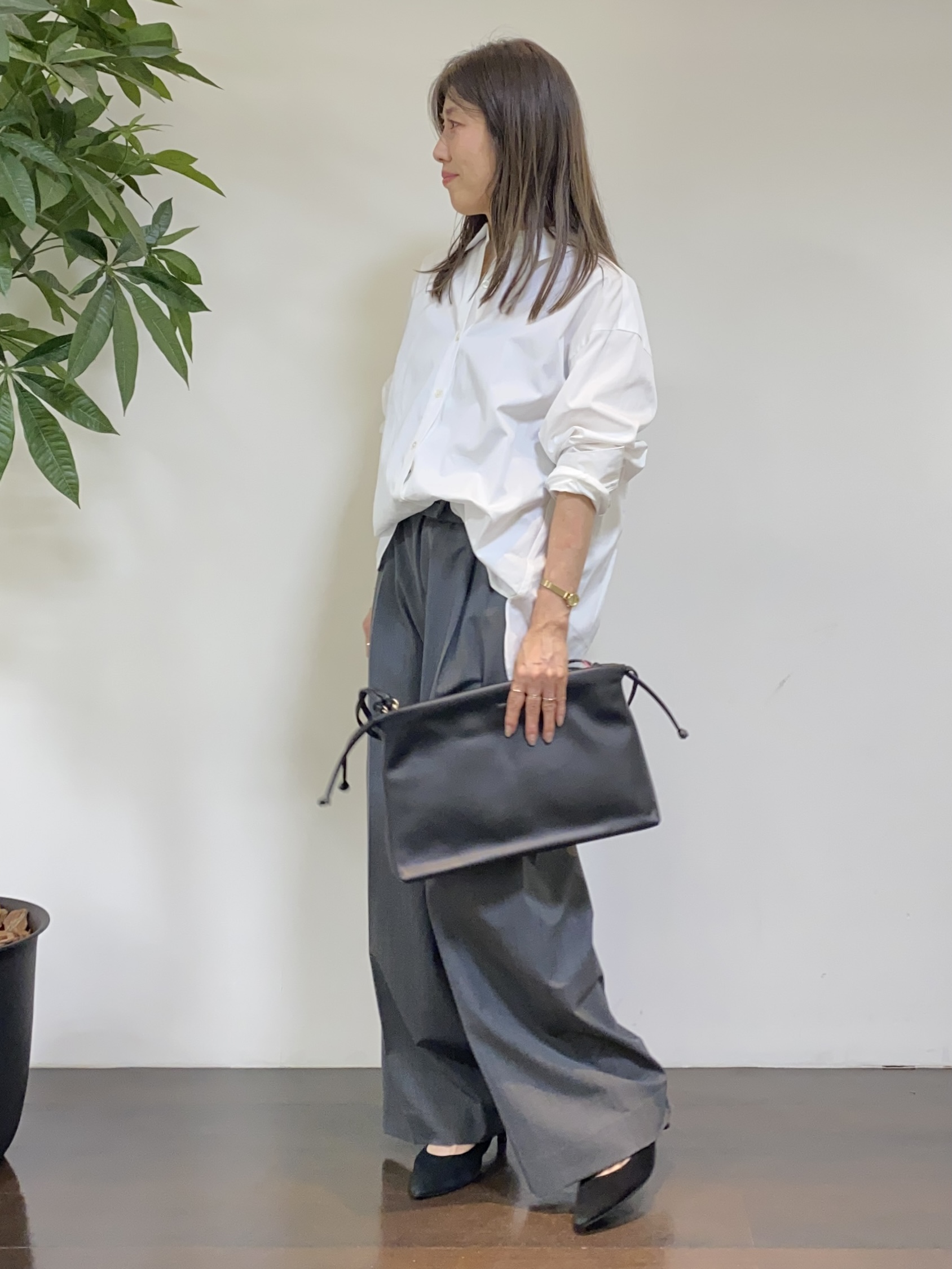 tomoさんの「UNTITLED｜【6色展開/コットン100】カラーベーシックシャツ」を使ったコーディネート