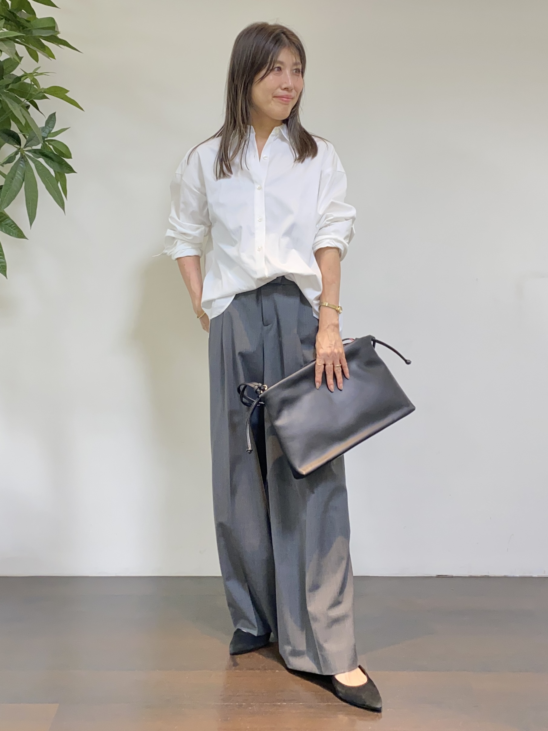 tomoさんの「UNTITLED｜【6色展開/コットン100】カラーベーシックシャツ」を使ったコーディネート