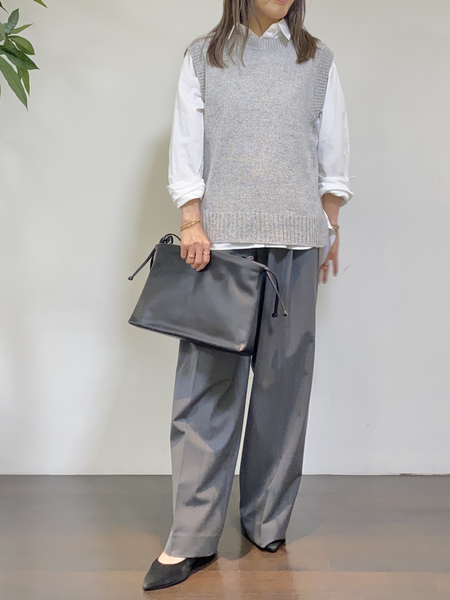 tomoさんの「UNTITLED｜【6色展開/コットン100】カラーベーシックシャツ」を使ったコーディネート