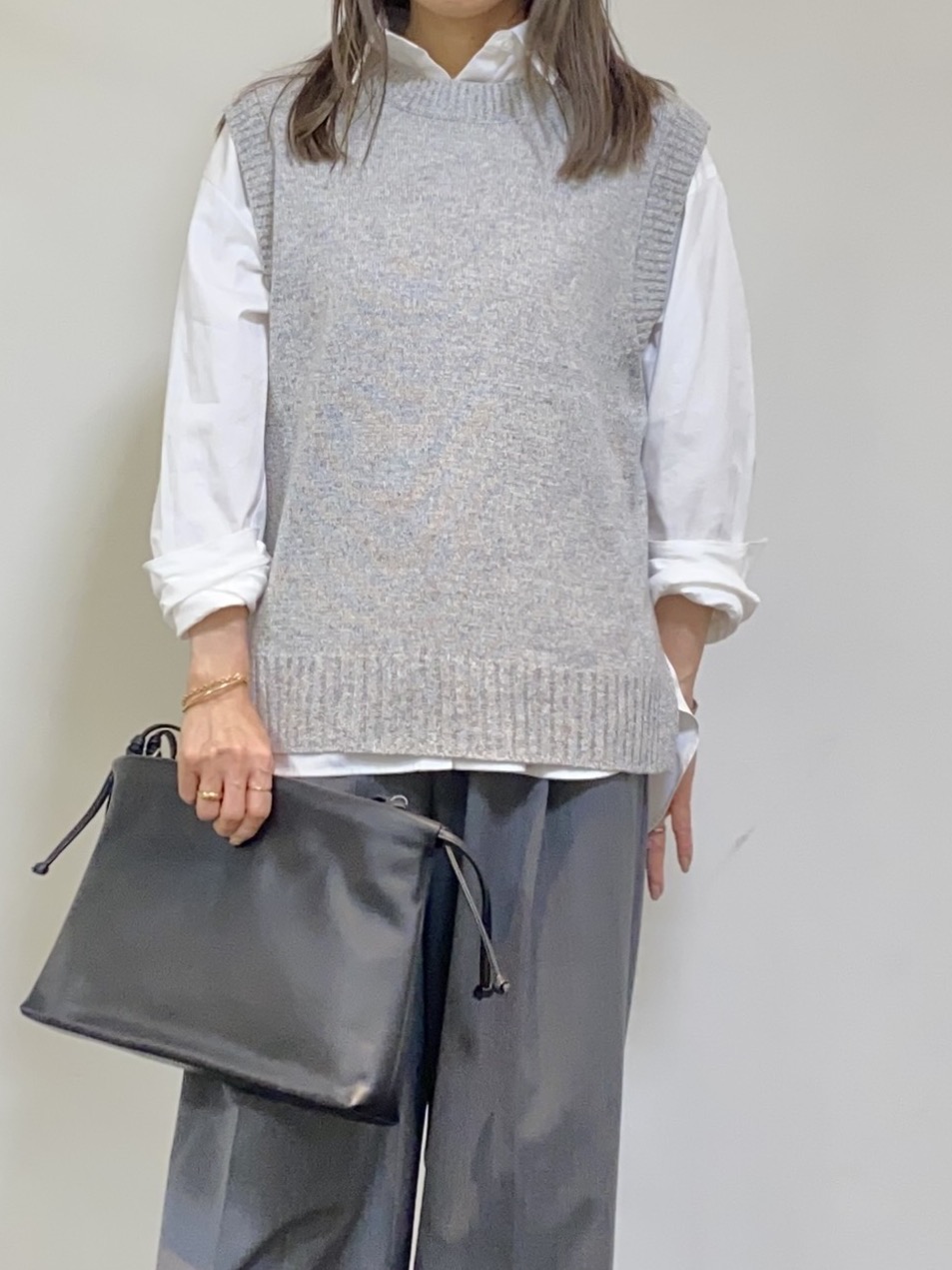 tomoさんの「UNTITLED｜【6色展開/コットン100】カラーベーシックシャツ」を使ったコーディネート