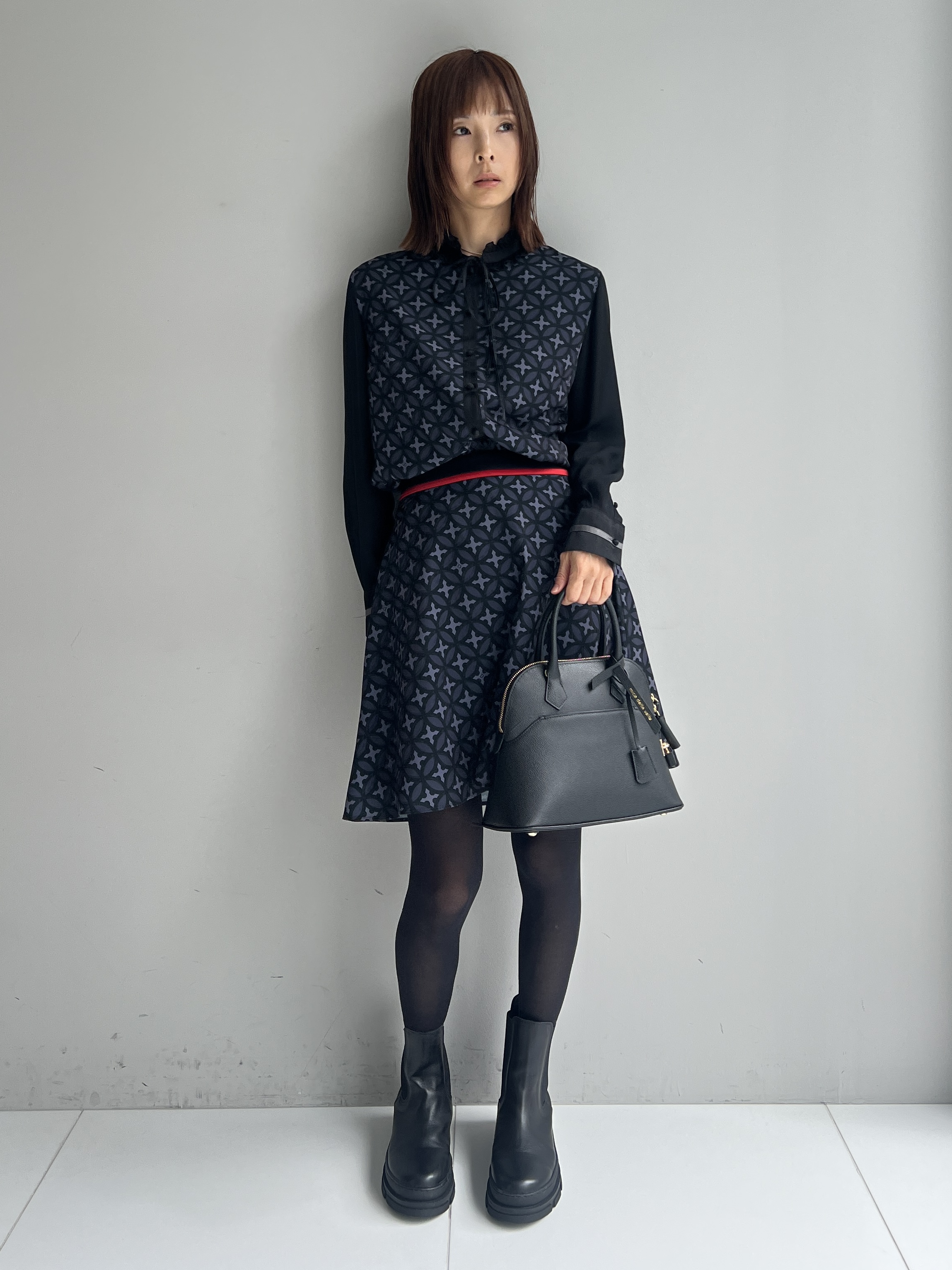 misaさんの「DRESSTERIOR｜オーバーラップサークル フリルカラーボウタイブラウス」を使ったコーディネート