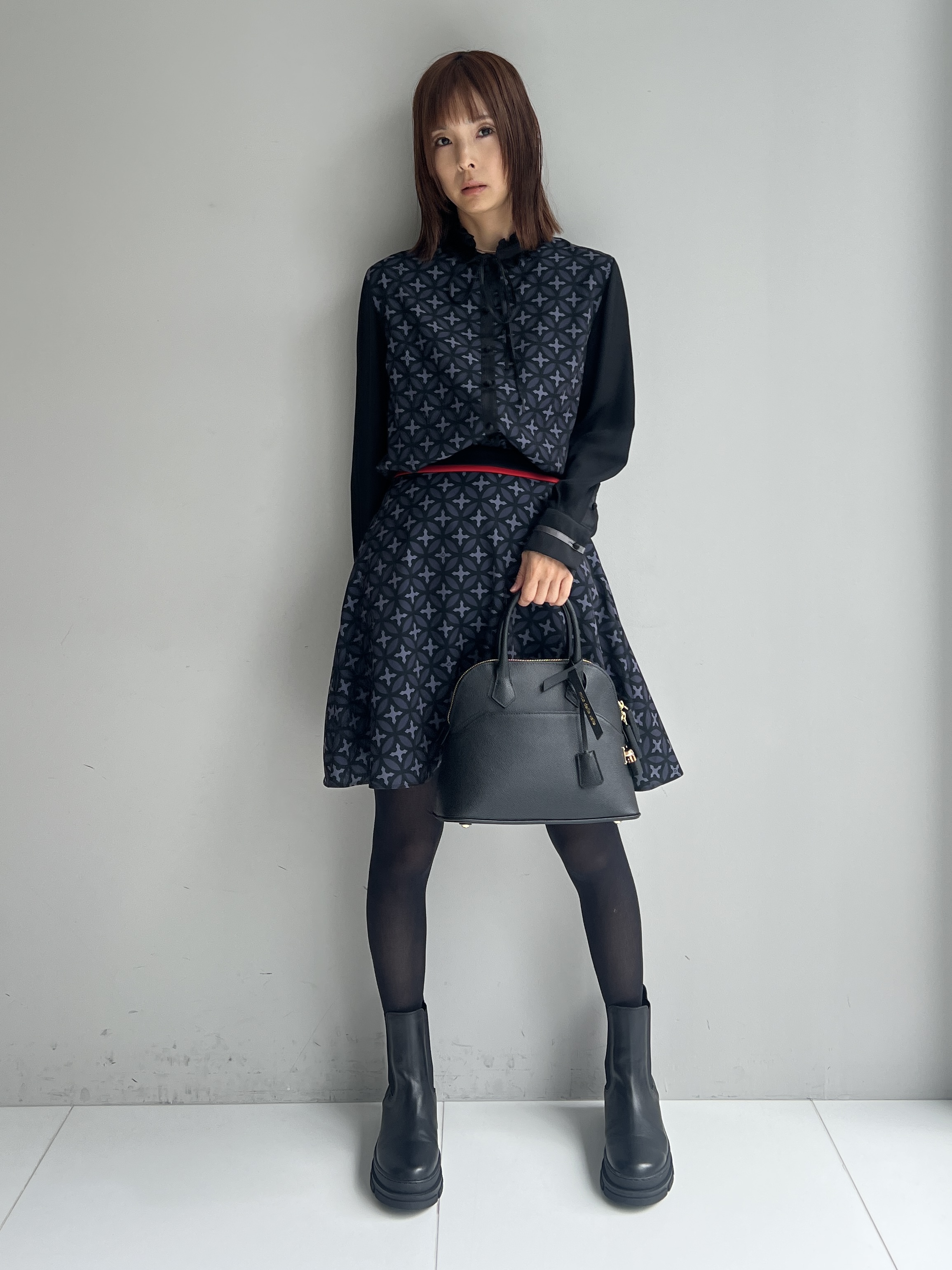 misaさんの「DRESSTERIOR｜オーバーラップサークル フリルカラーボウタイブラウス」を使ったコーディネート