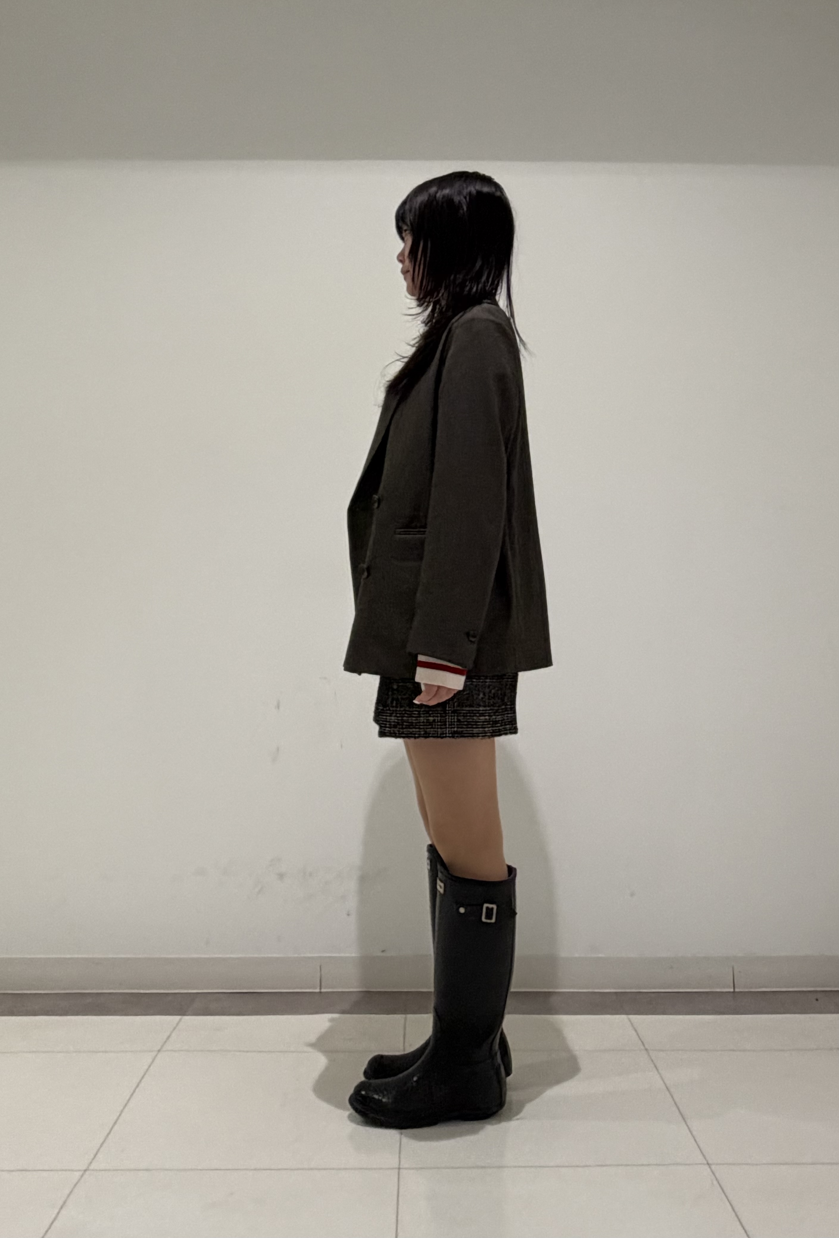 齊藤莉子さんの「DRESSTERIOR｜【ウォッシャブル】ファインメリノVネックニット」を使ったコーディネート