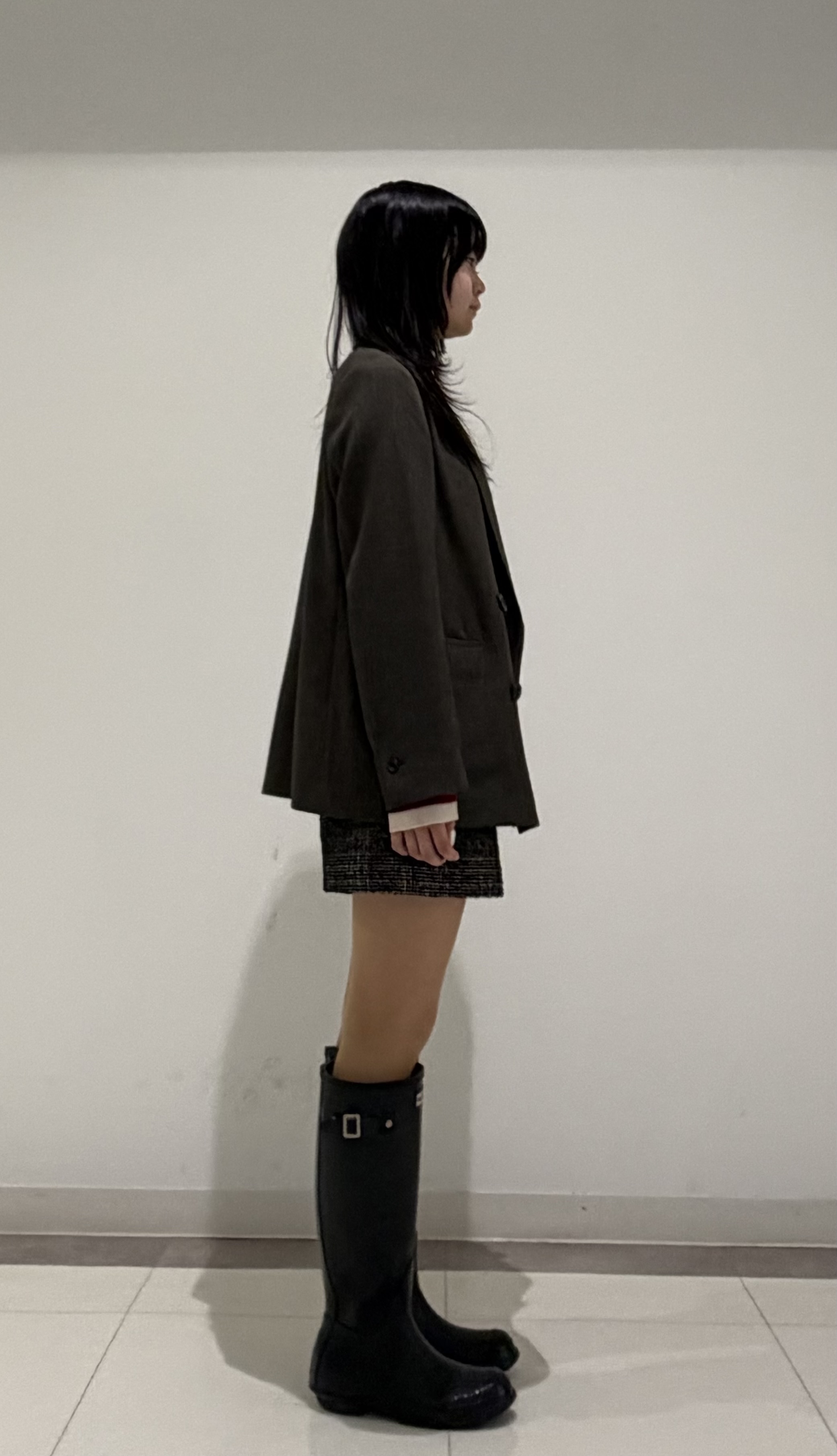 齊藤莉子さんの「DRESSTERIOR｜【ウォッシャブル】ファインメリノVネックニット」を使ったコーディネート