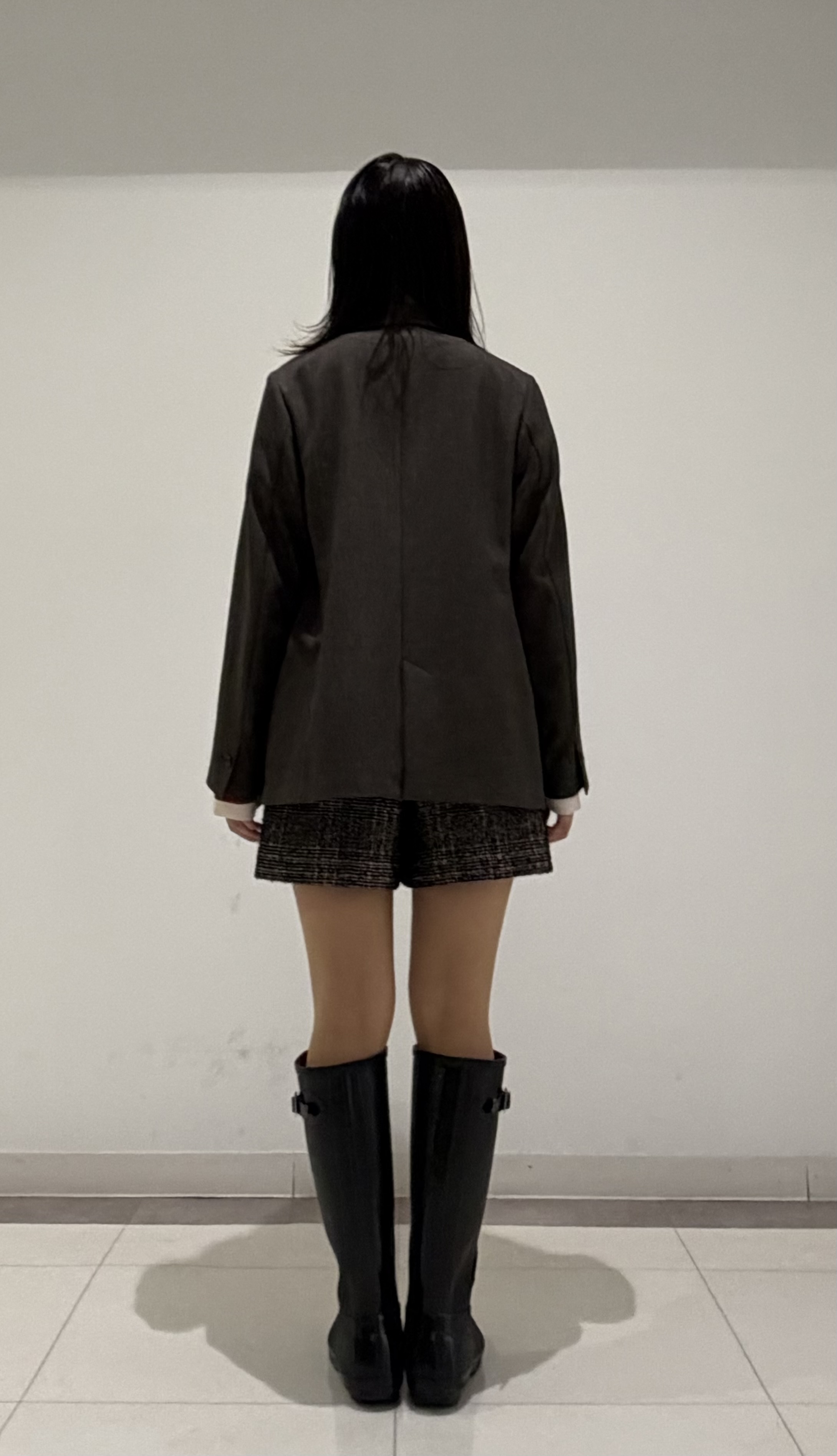 齊藤莉子さんの「DRESSTERIOR｜【ウォッシャブル】ファインメリノVネックニット」を使ったコーディネート