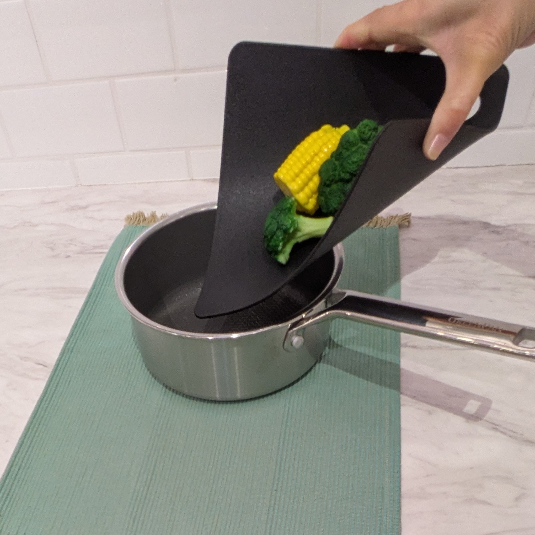 maruさんの「212 KITCHEN STORE｜SUMINO 四角いソフトまな板 Medium」を使ったコーディネート