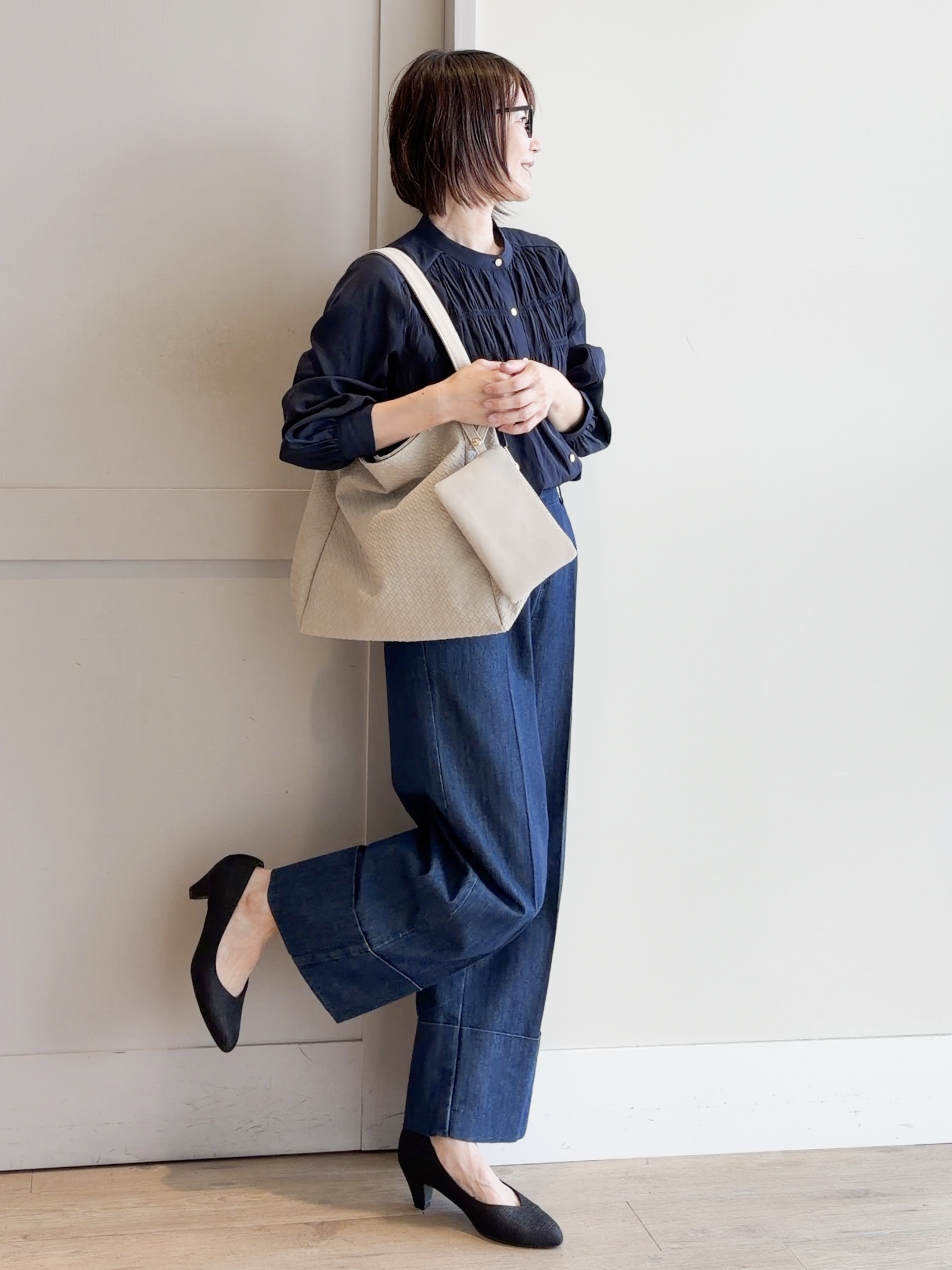 yamakoさんの「grove｜【お仕事◎】ヴィンテージサテンシャーリングブラウス」を使ったコーディネート