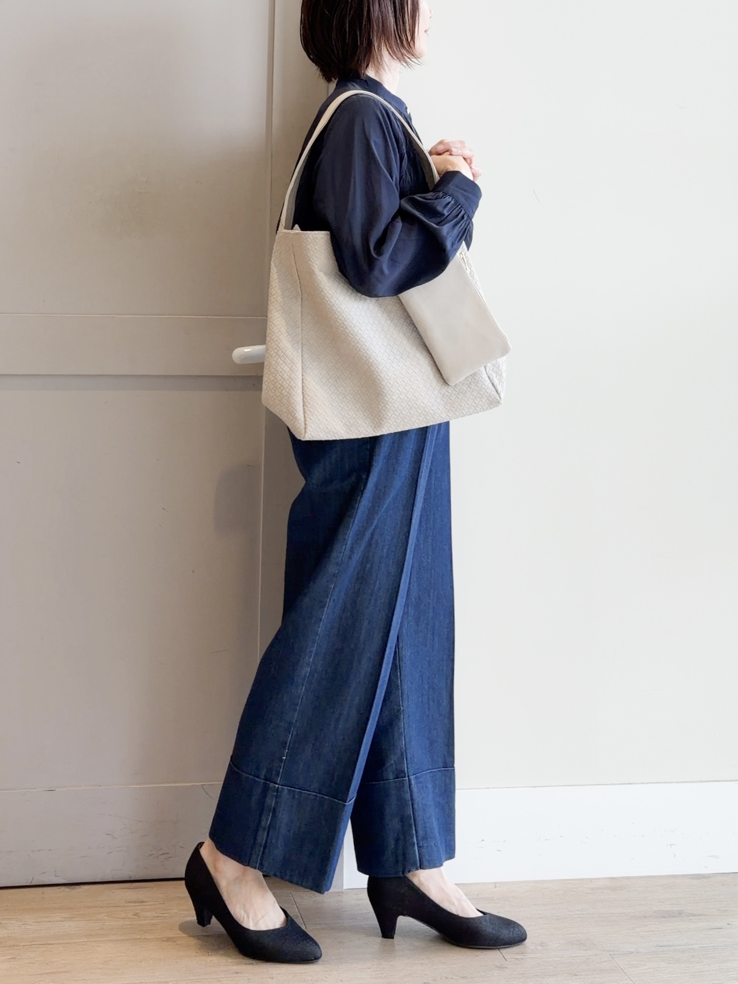 yamakoさんの「grove｜【お仕事◎】ヴィンテージサテンシャーリングブラウス」を使ったコーディネート