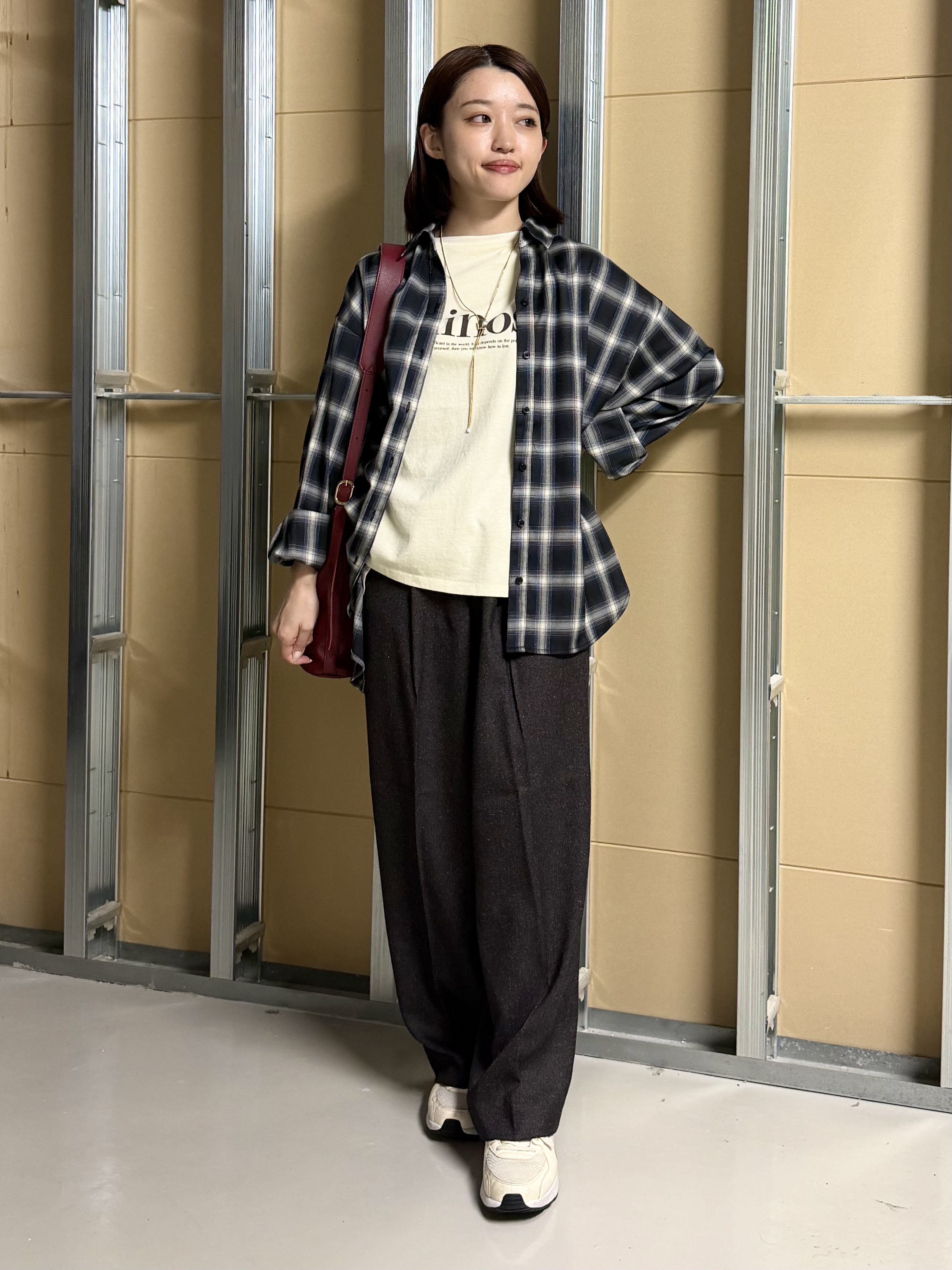 sahoさんの「THE SHOP TK｜後ろ姿も着映える バックシャーリングシャツ」を使ったコーディネート
