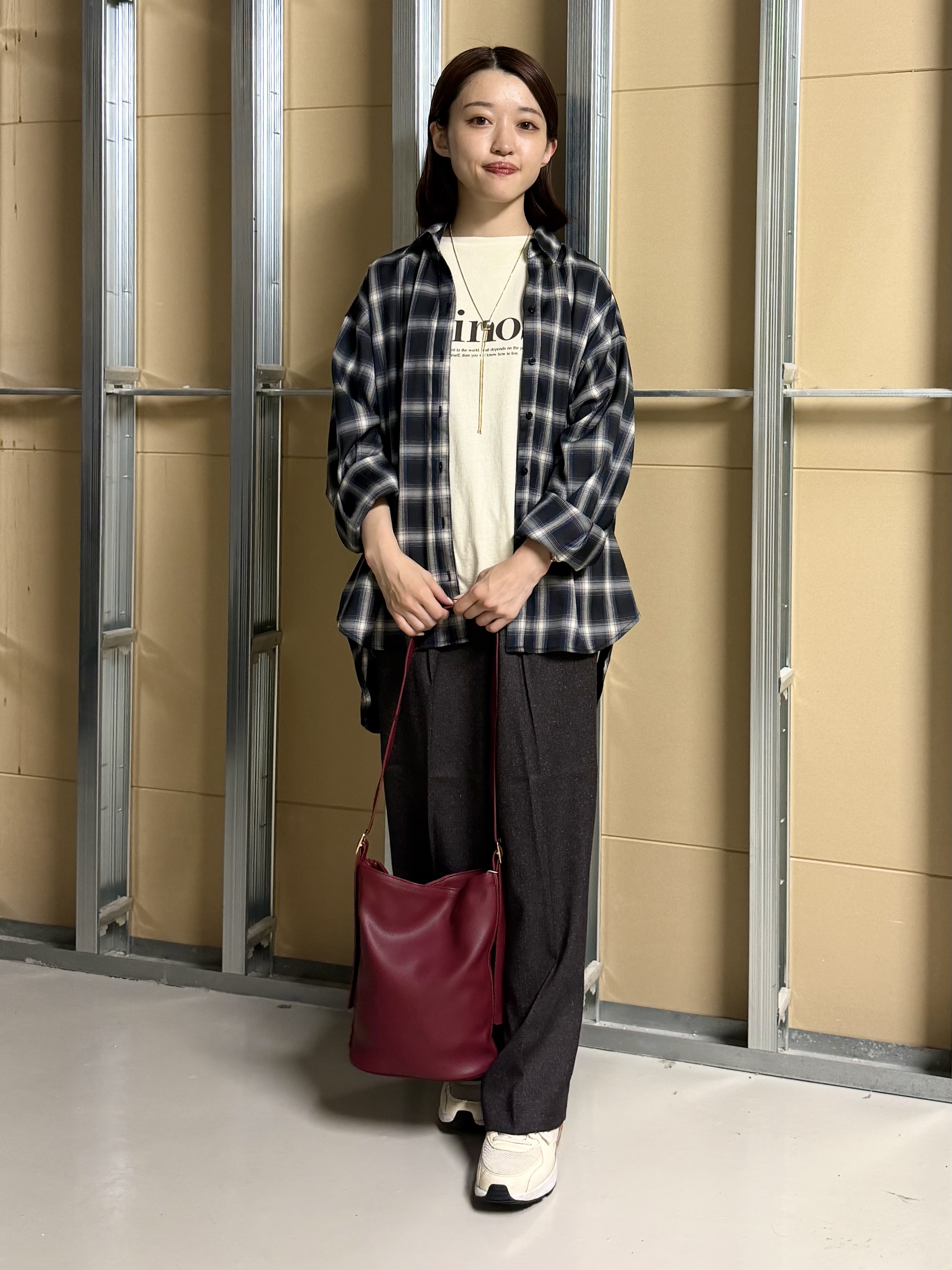 sahoさんの「THE SHOP TK｜後ろ姿も着映える バックシャーリングシャツ」を使ったコーディネート