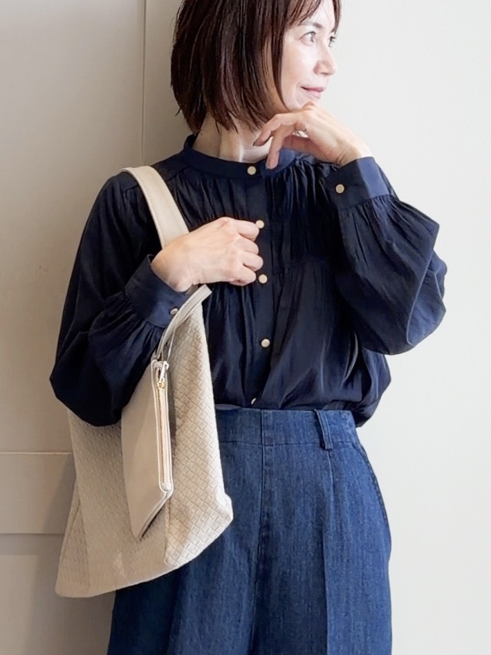 yamakoさんの「grove｜【お仕事◎】ヴィンテージサテンシャーリングブラウス」を使ったコーディネート