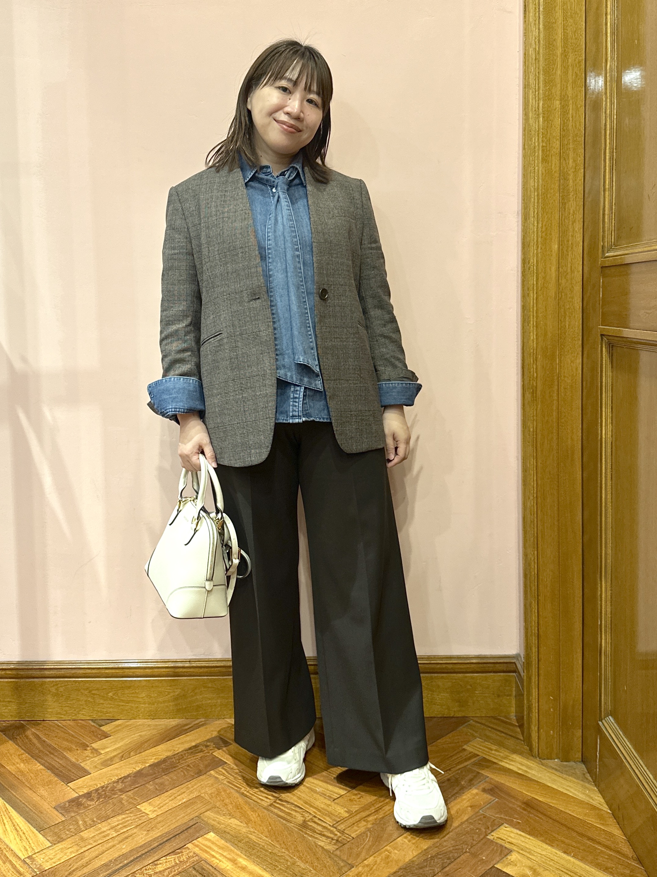 komatsuさんの「DRESSTERIOR｜【取り外し可能】2WAY ボウタイデニムシャツ」を使ったコーディネート