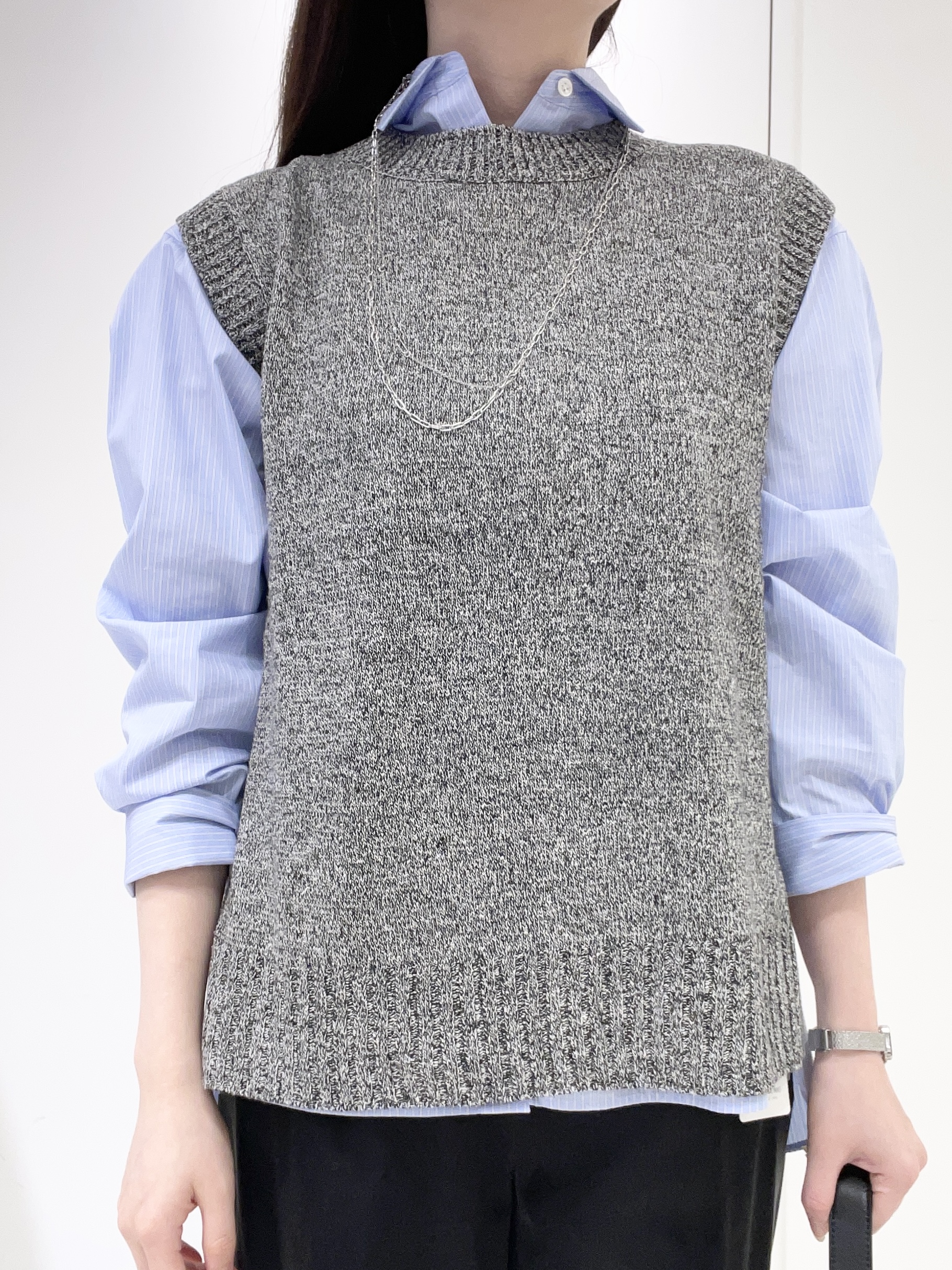moeさんの「UNTITLED｜【5色展開/手洗い可】ローシルクウールニットベスト」を使ったコーディネート