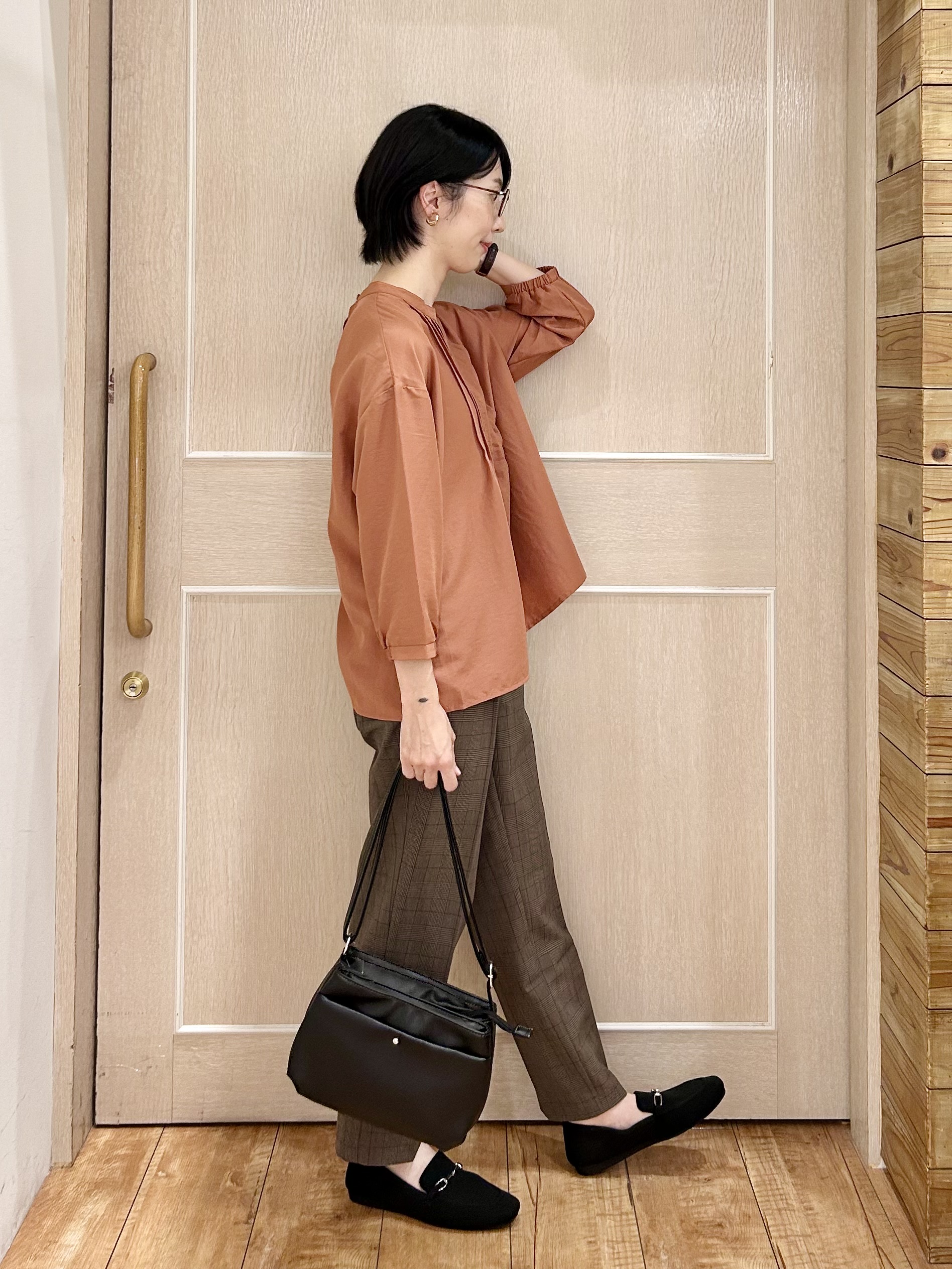 ちぐささんの「SHOO･LA･RUE｜【S-LL/洗濯機可】1枚で華やかに フロントレース7分袖ブラウス」を使ったコーディネート