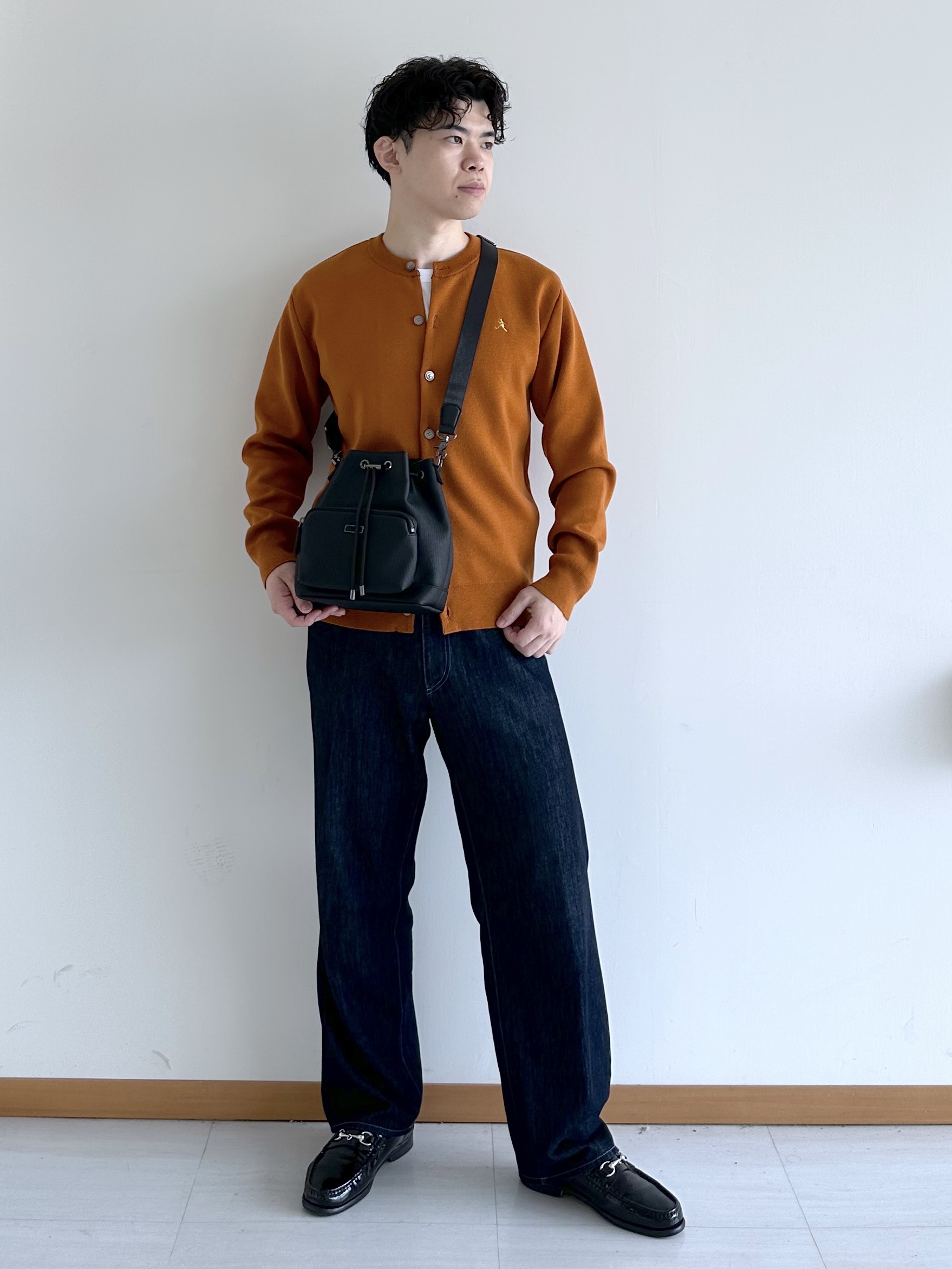 イッシーさんの「TAKEO KIKUCHI｜【BOWLER HAT LABEL】日本製クルーネックカーディガン」を使ったコーディネート