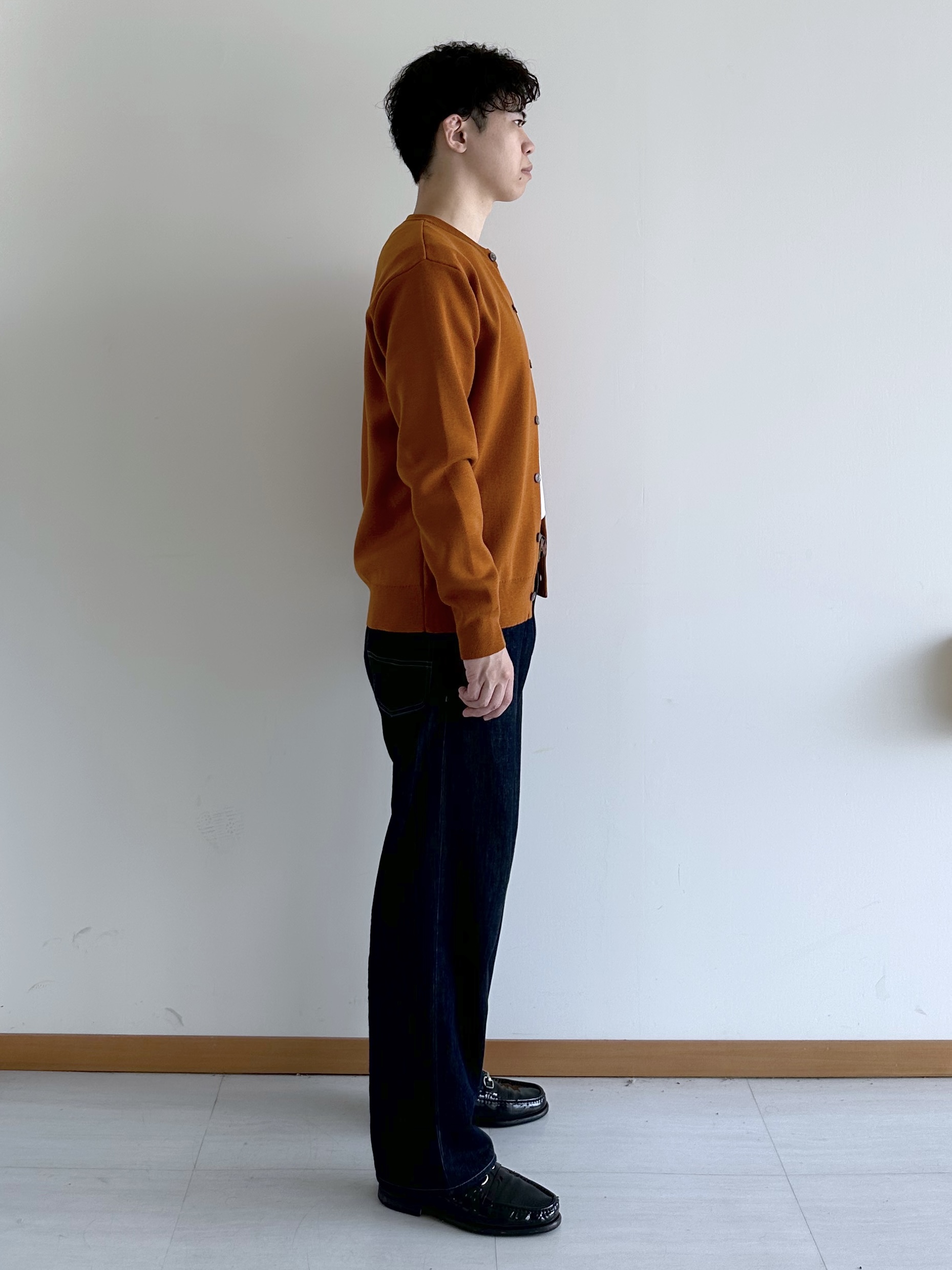 イッシーさんの「TAKEO KIKUCHI｜【BOWLER HAT LABEL】日本製クルーネックカーディガン」を使ったコーディネート