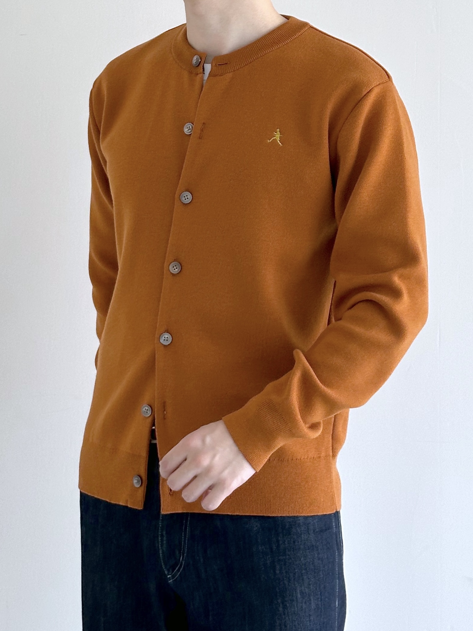 イッシーさんの「TAKEO KIKUCHI｜【BOWLER HAT LABEL】日本製クルーネックカーディガン」を使ったコーディネート
