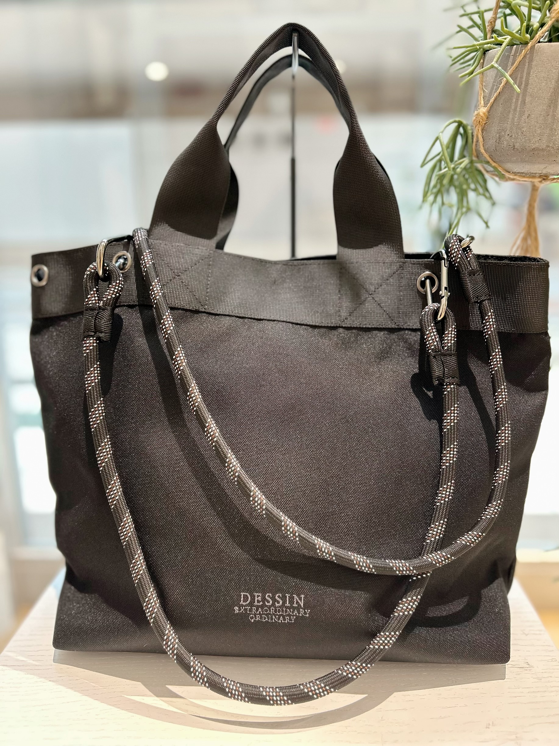 YOUKOさんの「Dessin｜【軽量・2WAY】キャンバスライク 配色トートバッグ」を使ったコーディネート