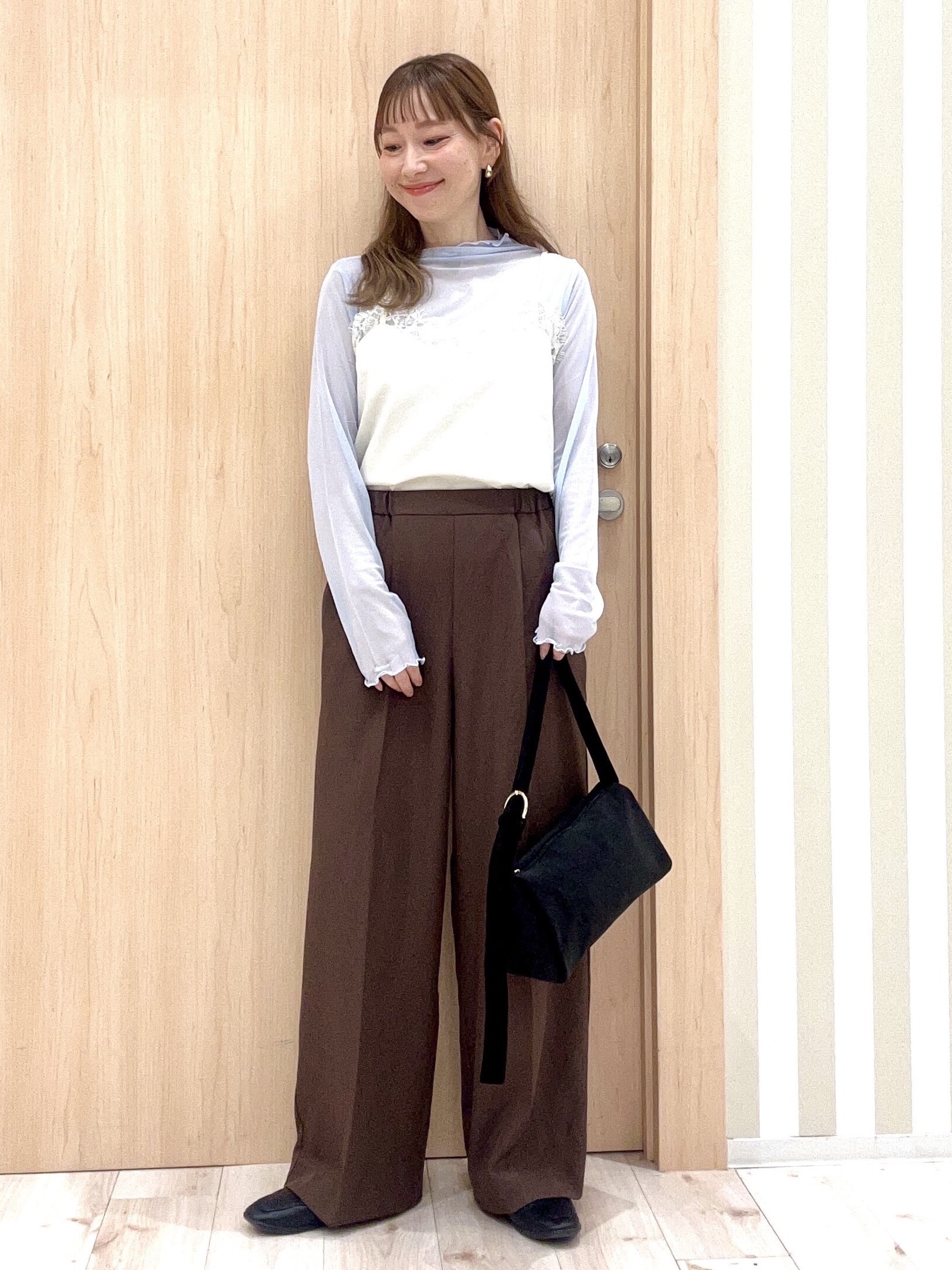 ririさんの「SHOO･LA･RUE｜【S-LL/洗濯機可】コーデにプラスするだけで垢抜ける 柄アソートシアーチュールトップス」を使ったコーディネート