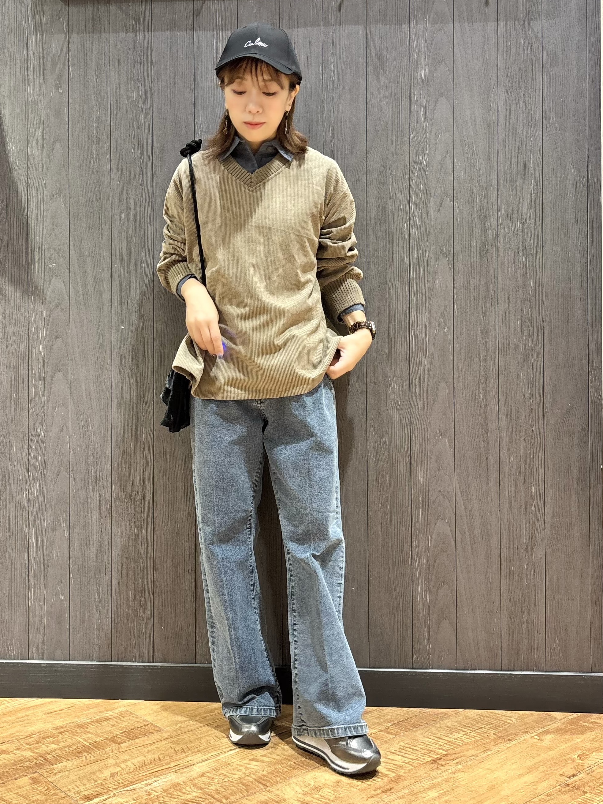 meiさんの「SHOO･LA･RUE｜コーデの幅が広がる！コーデュロイ2WAYプルオーバー」を使ったコーディネート