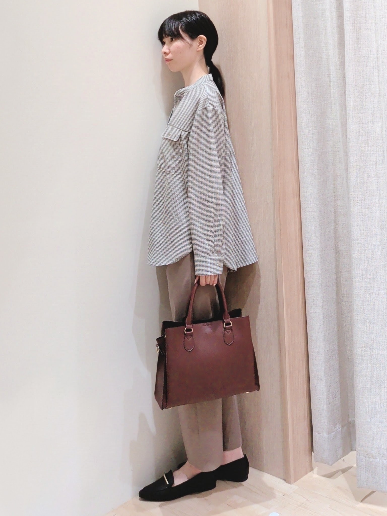 Yuiさんの「grove｜顔周りをすっきり見せる バンドカラースキッパーシャツ」を使ったコーディネート