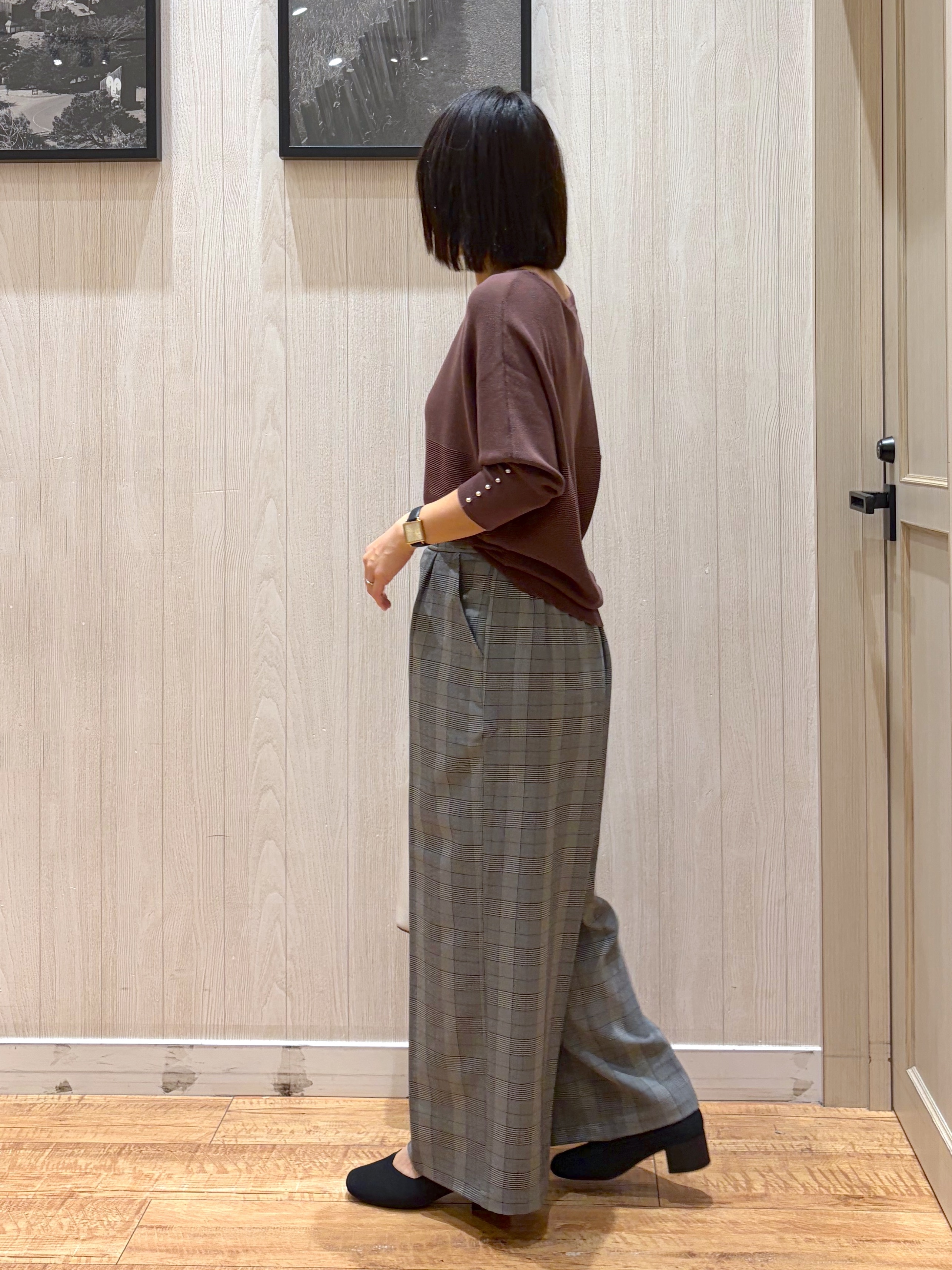 shirayuuuさんの「SHOO･LA･RUE｜【毛玉になりにくい】パール調ボタンが女性らしさをプラス ガーター切替 7分袖ドルマンニット」を使ったコーディネート