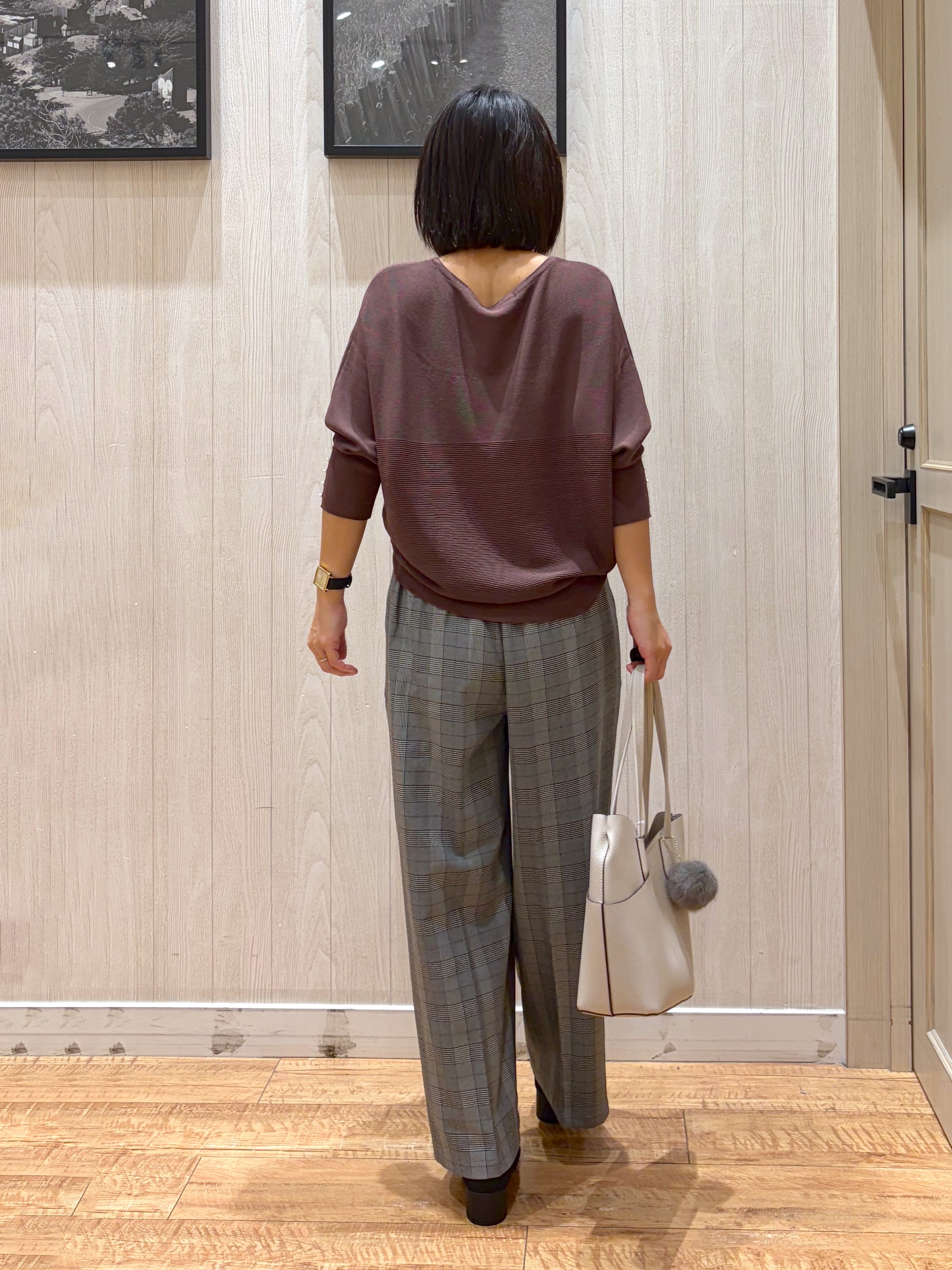shirayuuuさんの「SHOO･LA･RUE｜【毛玉になりにくい】パール調ボタンが女性らしさをプラス ガーター切替 7分袖ドルマンニット」を使ったコーディネート