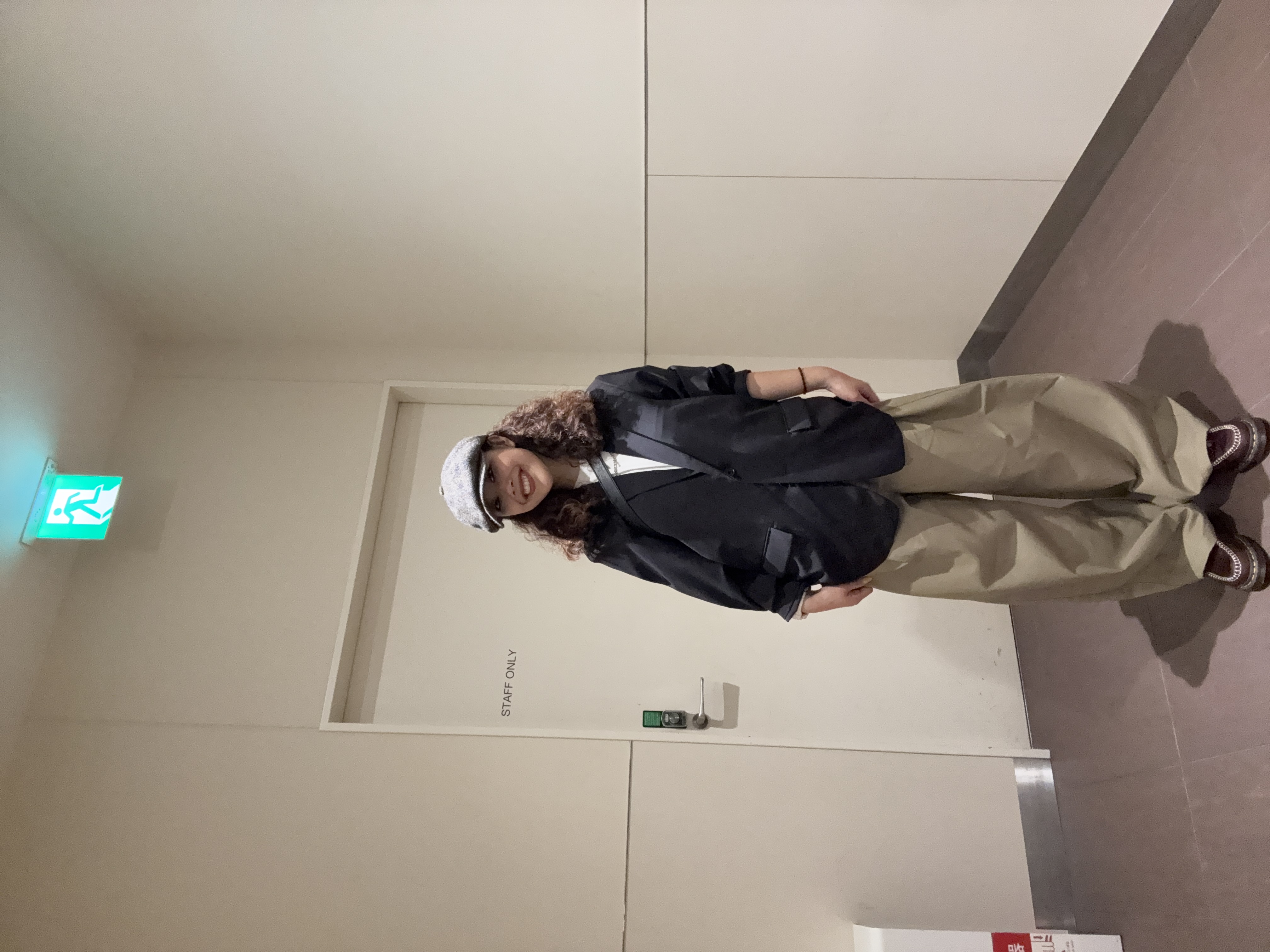 安本有里さんの「tk.TAKEO KIKUCHI｜【別注】Dickies(R)　TRバレルパンツ」を使ったコーディネート