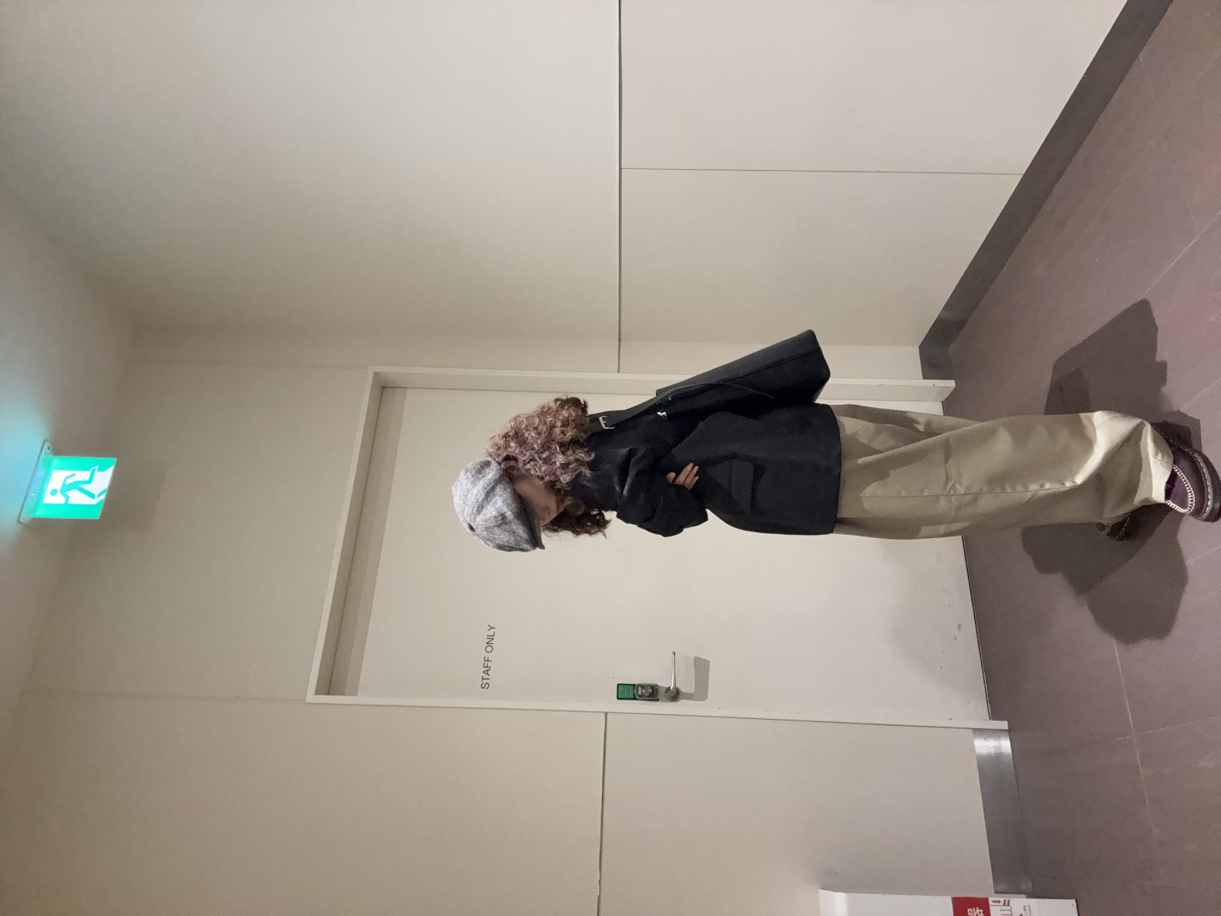 安本有里さんの「tk.TAKEO KIKUCHI｜【別注】Dickies(R)　TRバレルパンツ」を使ったコーディネート