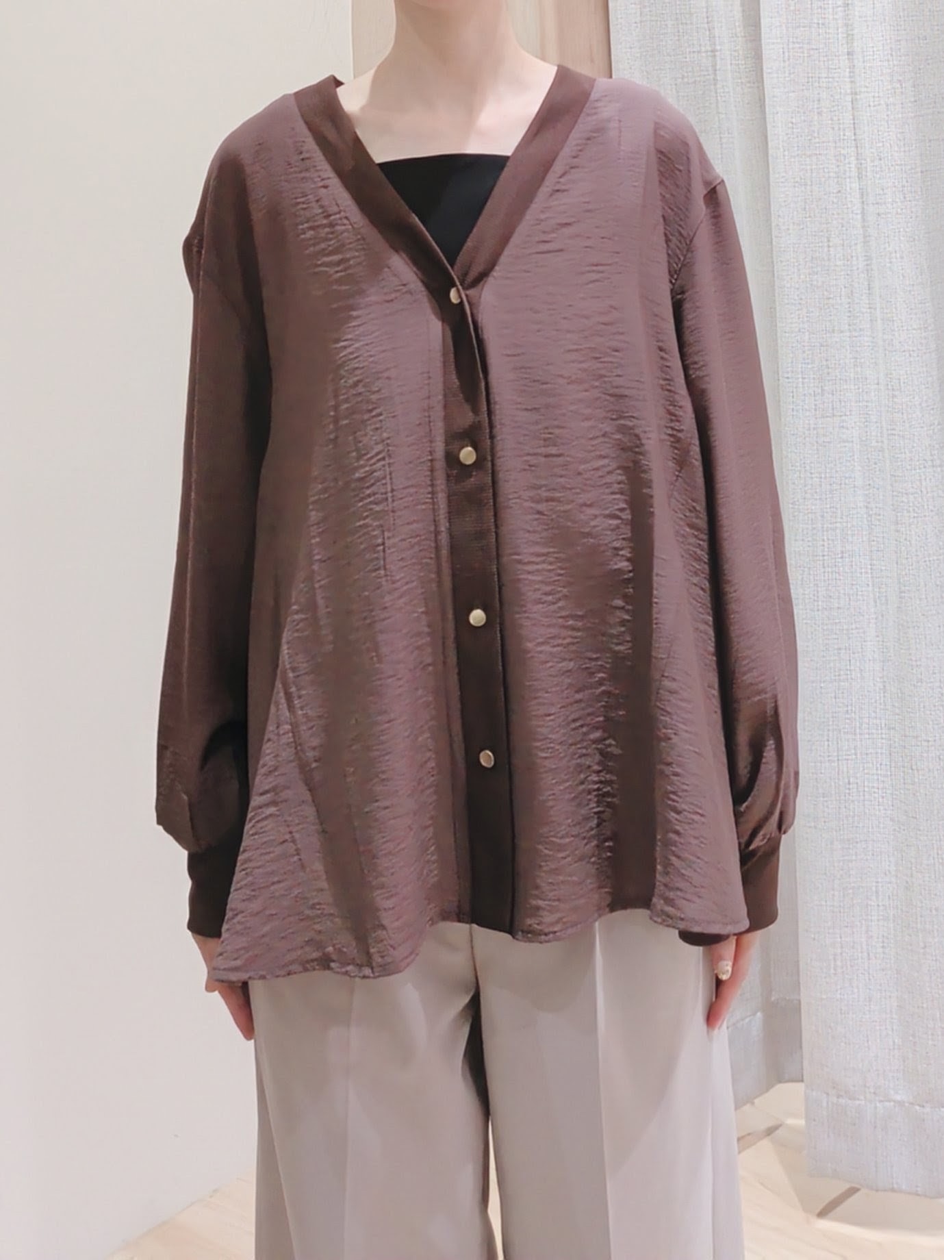Yuiさんの「grove｜シアーシャツカーディガン」を使ったコーディネート