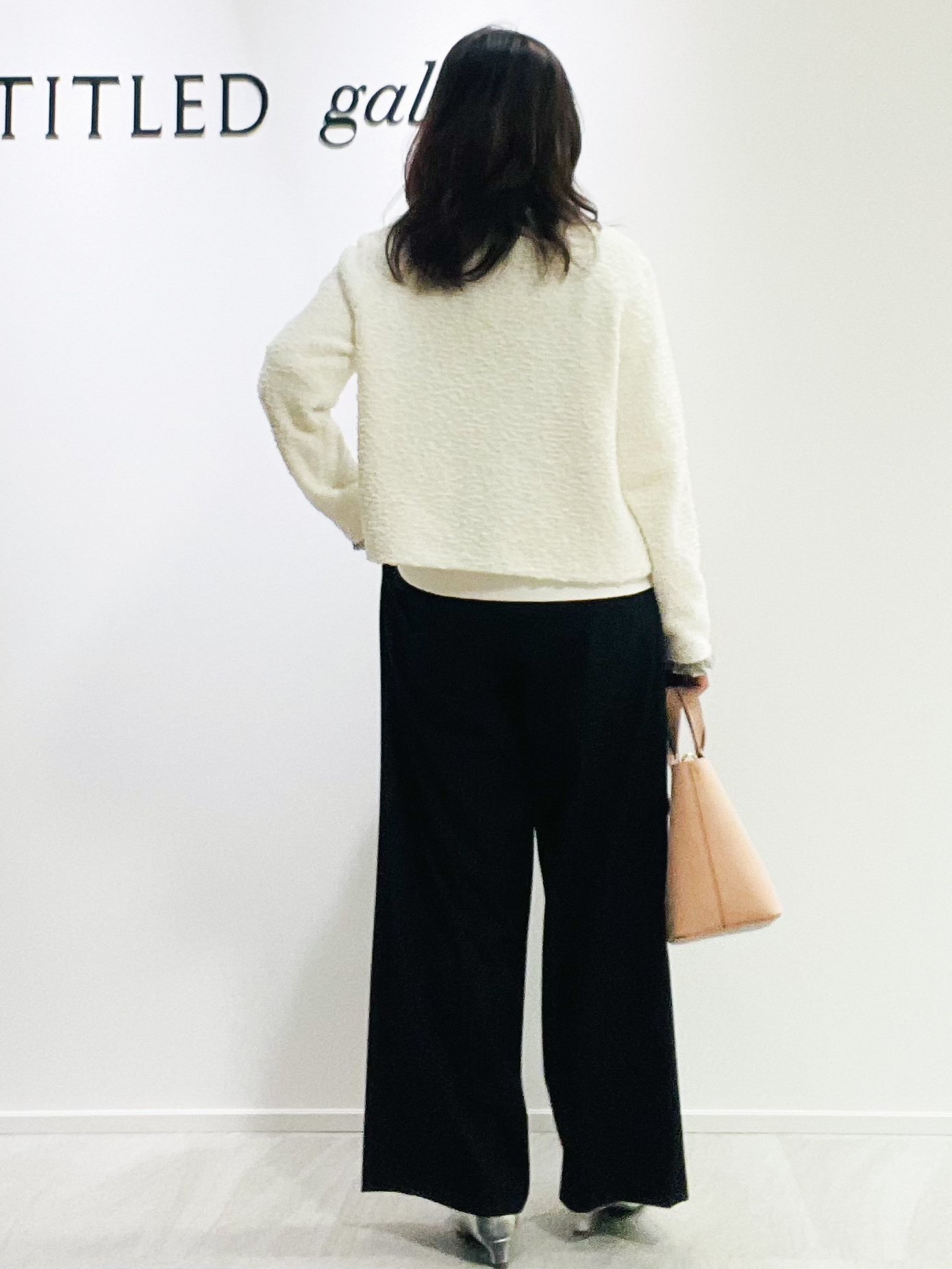 めいさんの「UNTITLED｜【楽にきれい見え/体型カバー】パフスリーブジャージトップス」を使ったコーディネート