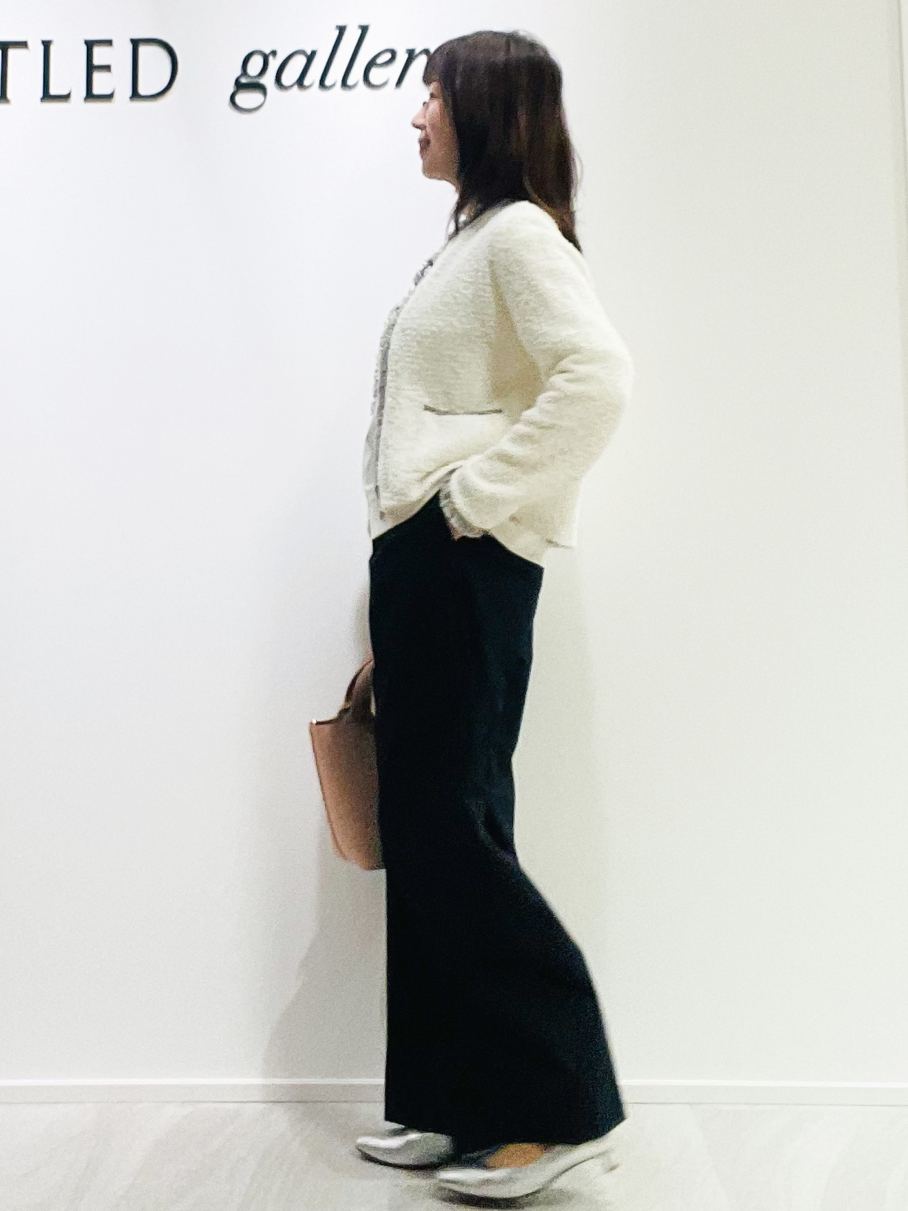 めいさんの「UNTITLED｜【楽にきれい見え/体型カバー】パフスリーブジャージトップス」を使ったコーディネート