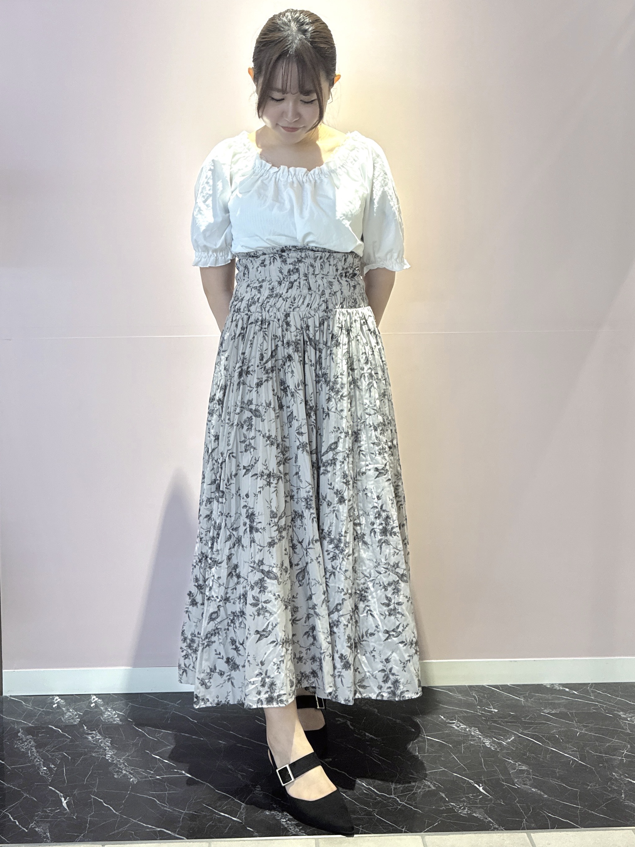 neinaさんの「ESPERANZA｜【Fur Collection】ファー付き2WAYスリングバックミュールパンプス」を使ったコーディネート