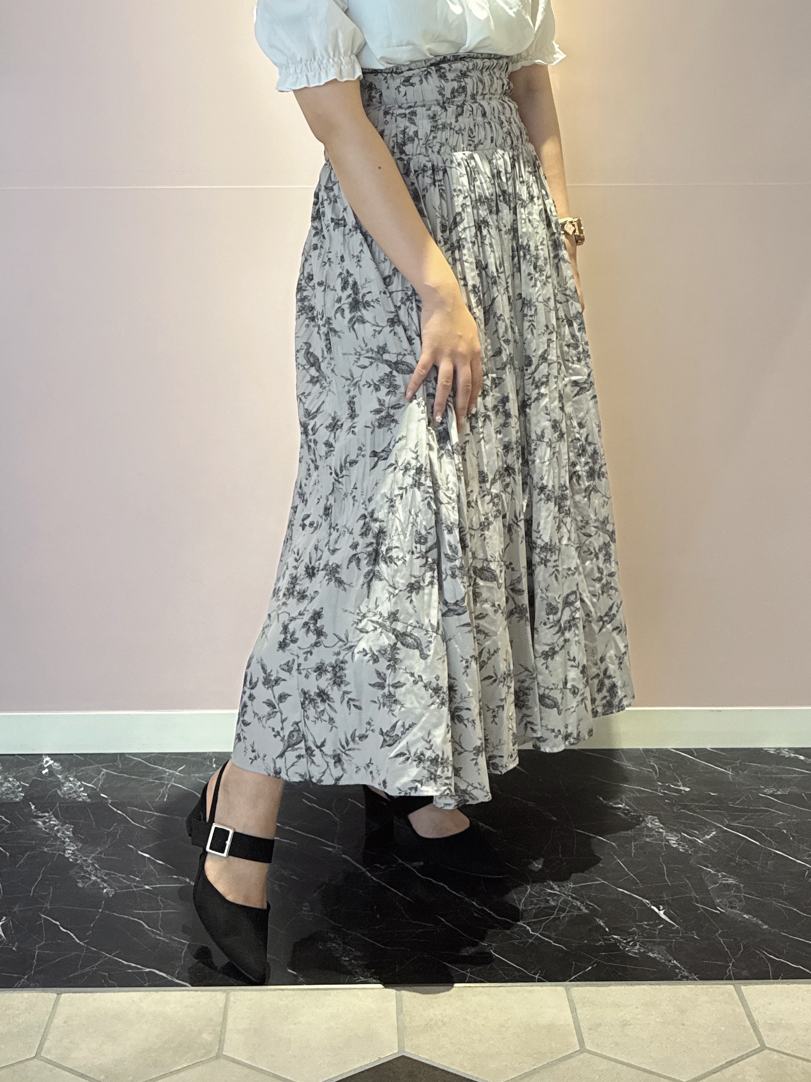 neinaさんの「ESPERANZA｜【Fur Collection】ファー付き2WAYスリングバックミュールパンプス」を使ったコーディネート