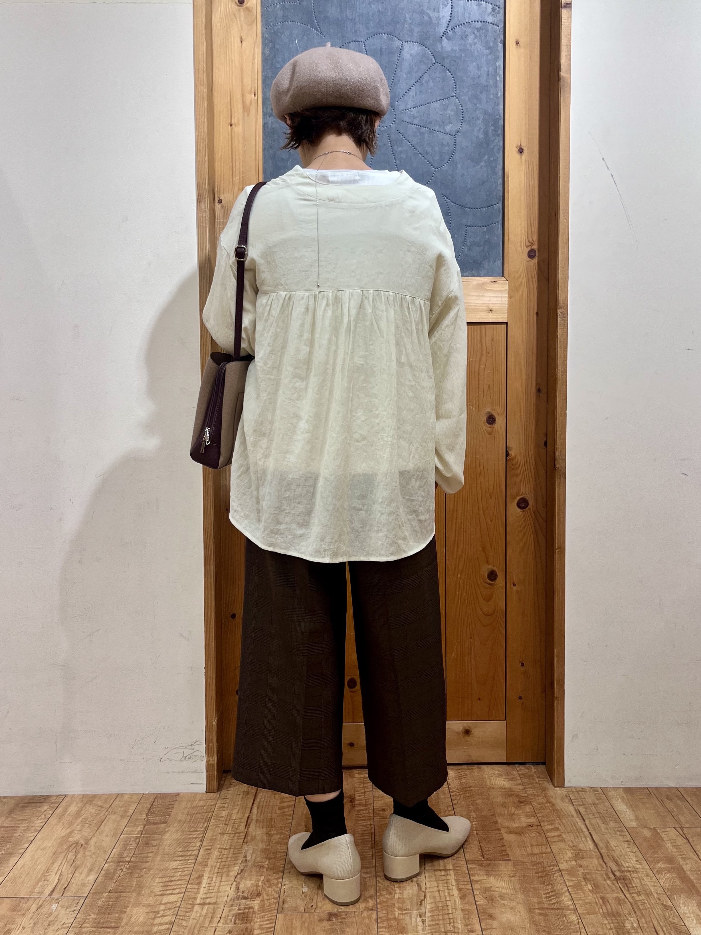ゆみさんの「SHOO･LA･RUE｜【S-LL/洗濯機可】着痩せシルエット シャーリングシャツカーディガン」を使ったコーディネート