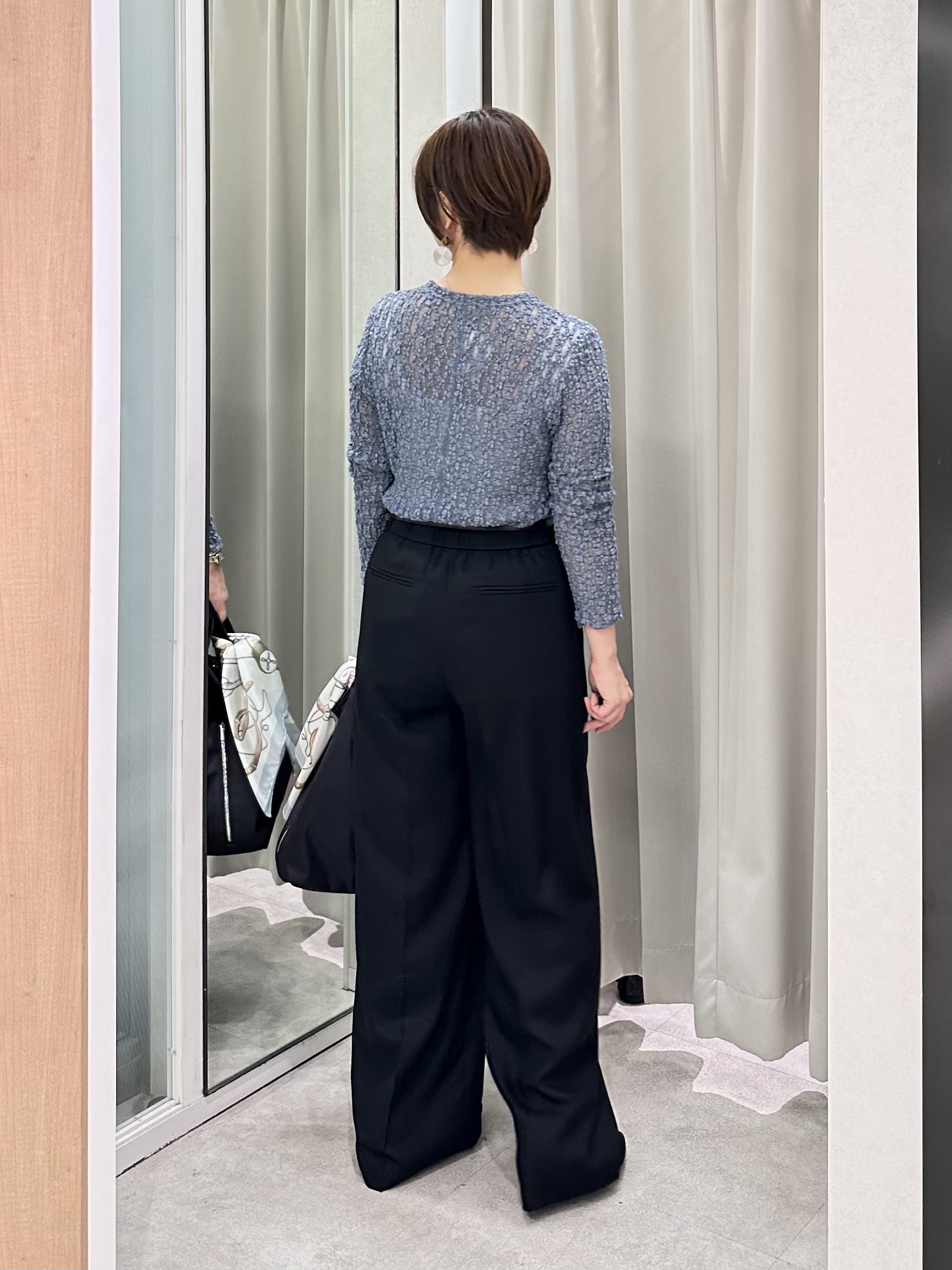 みなこさんの「UNTITLED｜【セットアップ可/秋羽織り】メランジツイルシャツ」を使ったコーディネート