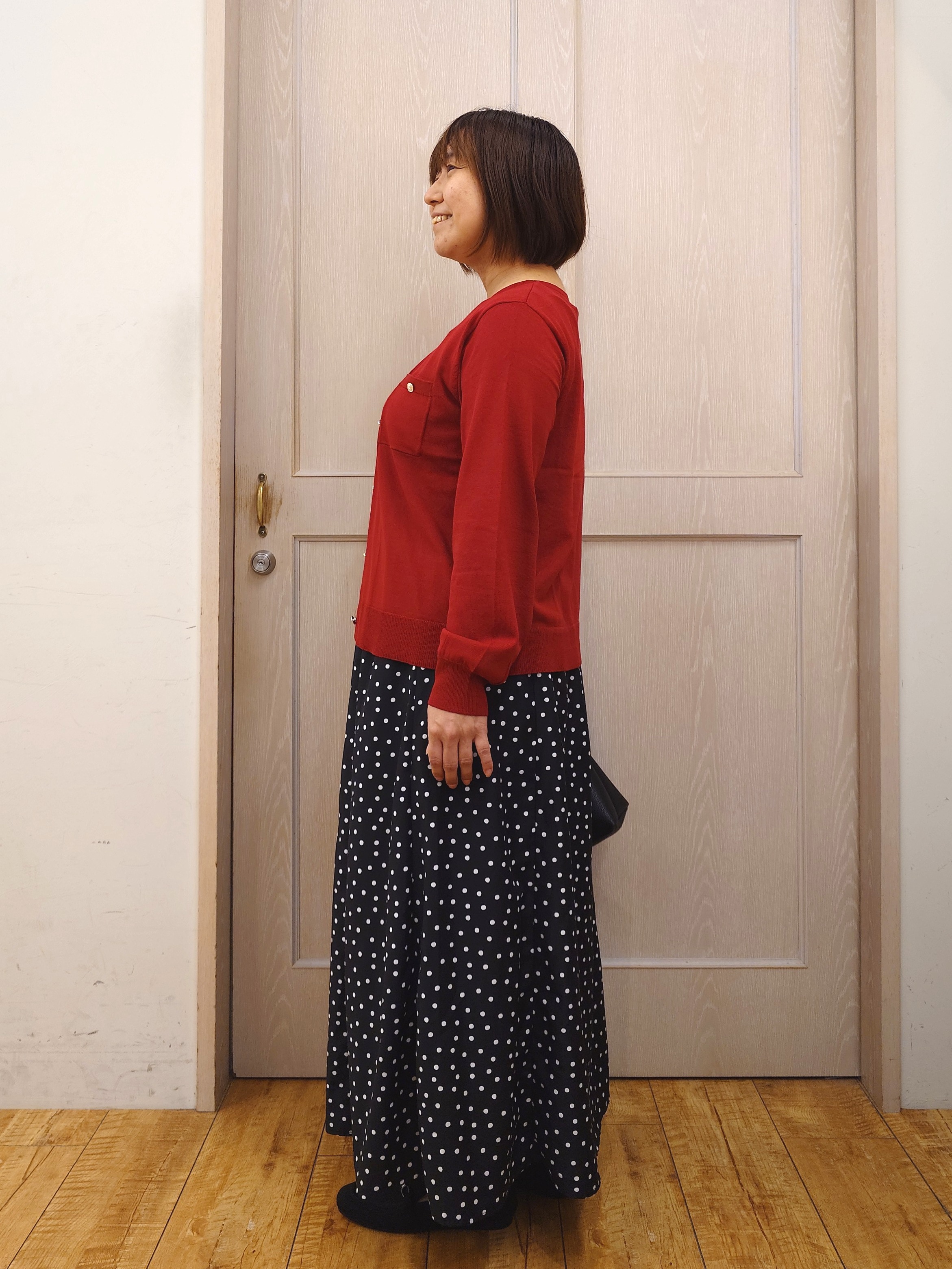 とろろさんの「SHOO･LA･RUE｜【洗濯機可/S-LL】金ボタンが上品に。さらさらタッチカーディガン」を使ったコーディネート