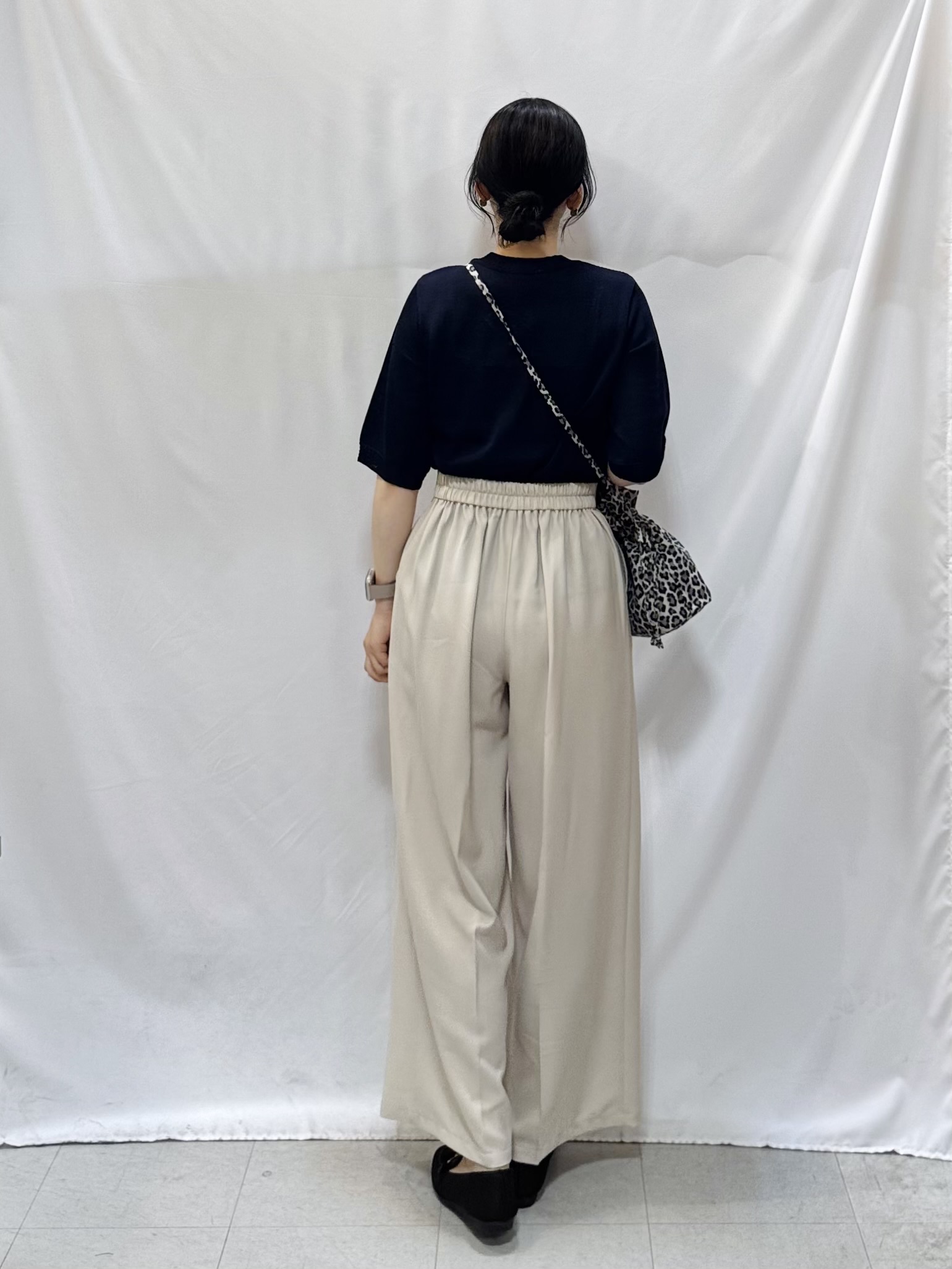 𝐇𝐢𝐫𝐨𝐦𝐢さんの「SHOO･LA･RUE｜【S-LL/二の腕カバー】品よく決まる 5分袖デザインニット」を使ったコーディネート