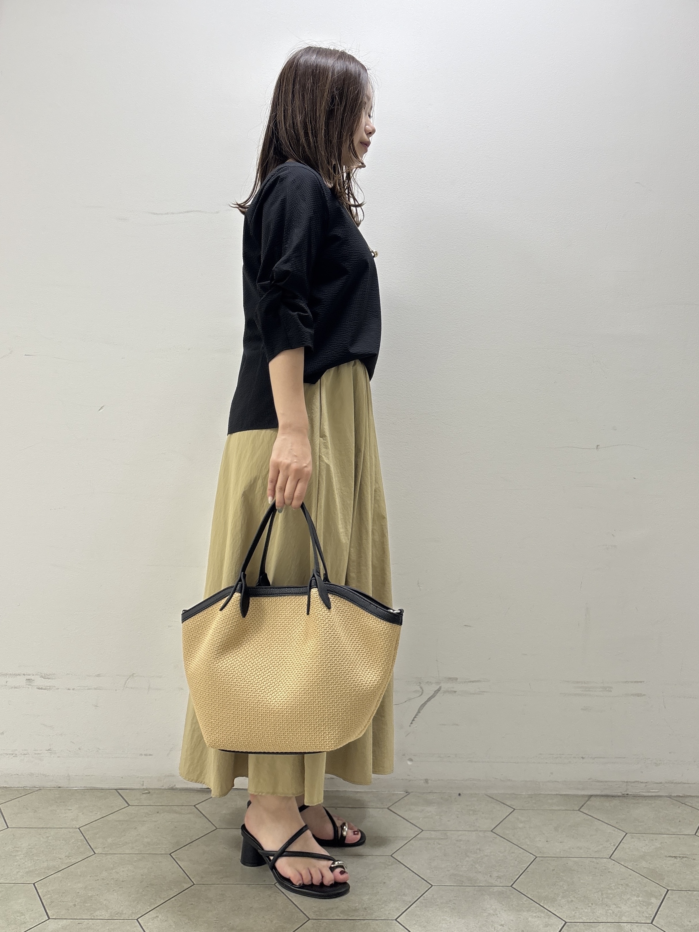 kahoさんの「INDIVI｜【洗える／UVケア】ねじり袖サッカートップス」を使ったコーディネート
