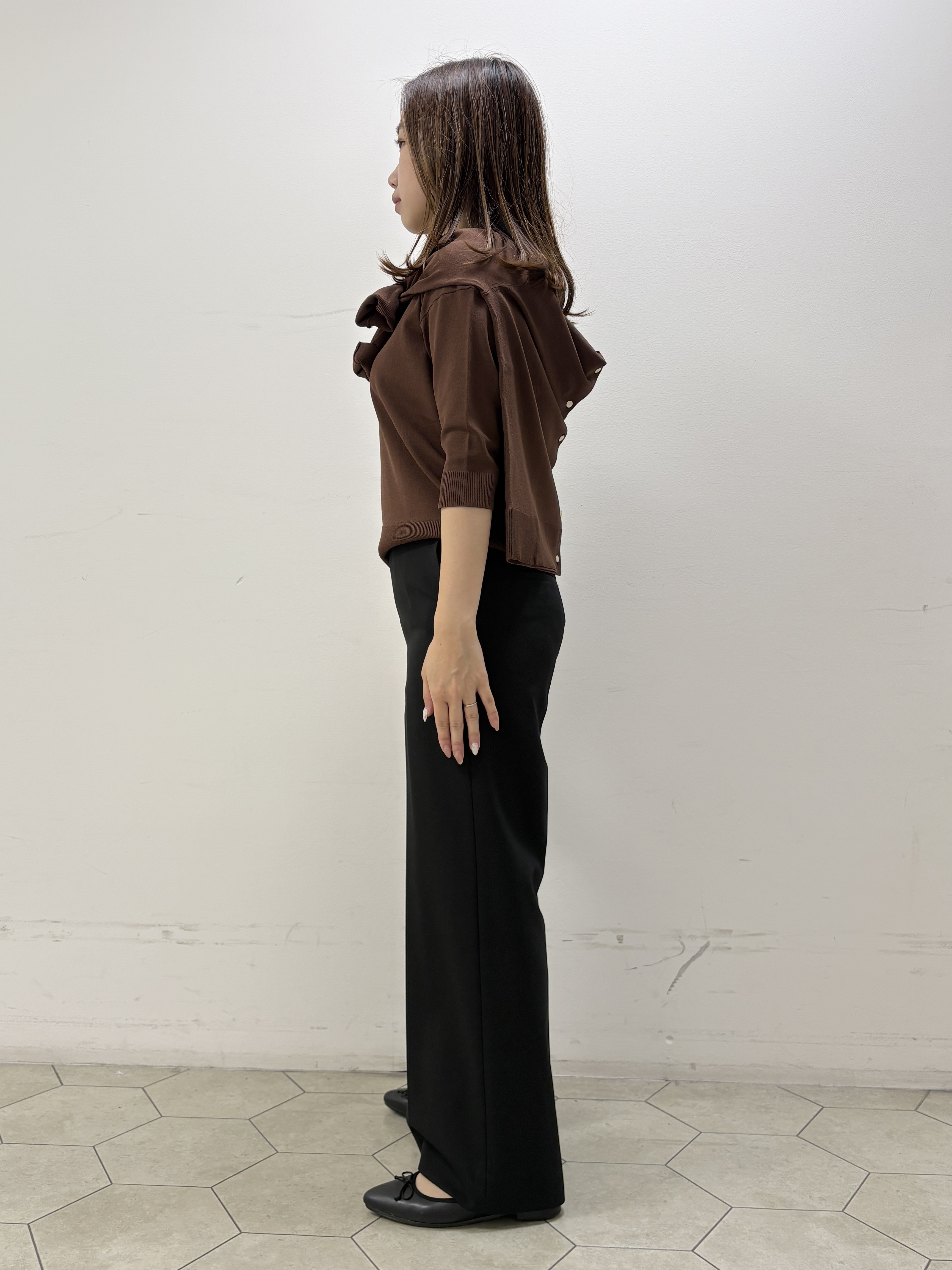 kahoさんの「INDIVI｜【2点セット】5分袖ニット＆カーディガン きれいめアンサンブルニット」を使ったコーディネート